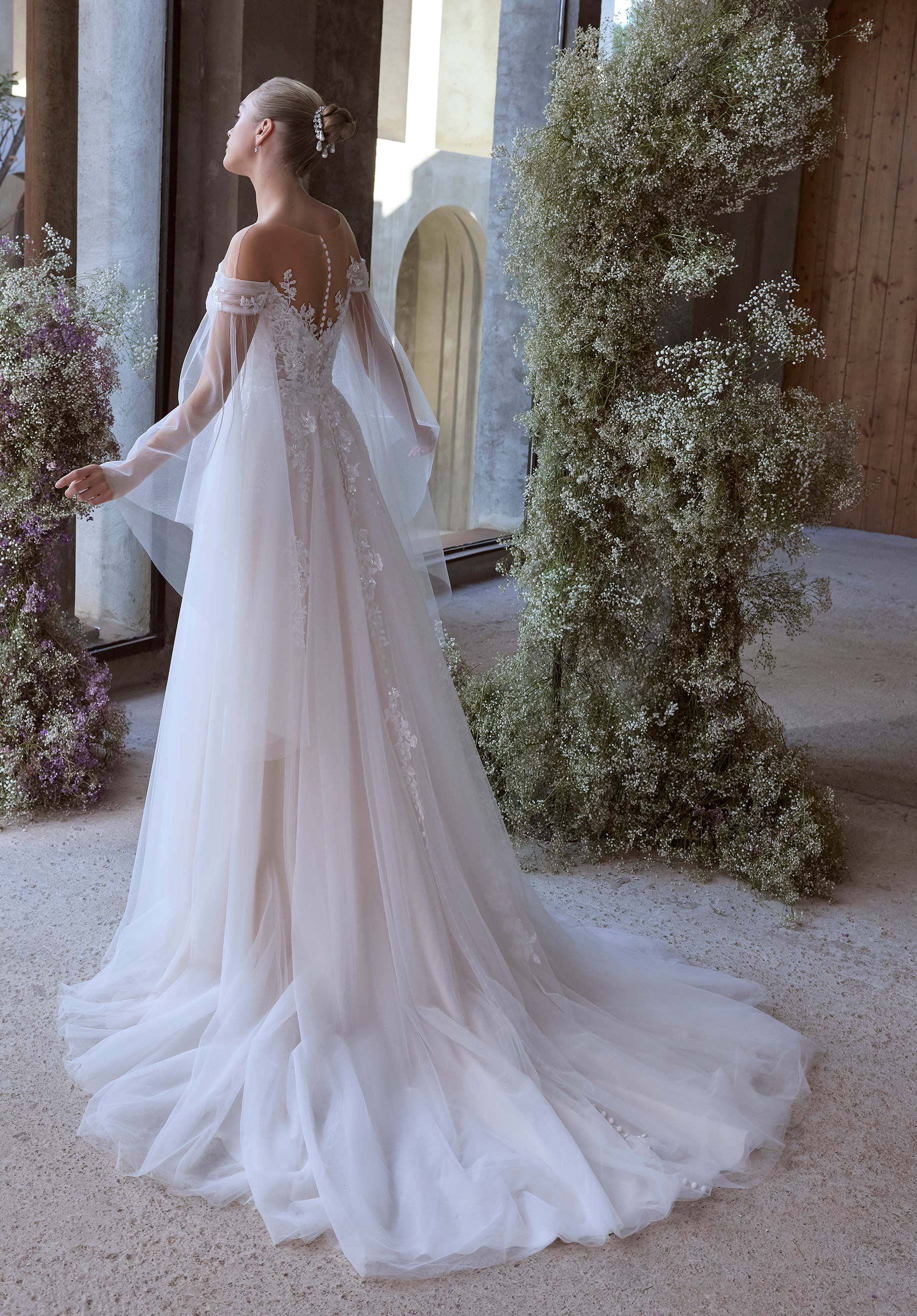 morilee-kyra-brautkleid-a-linie-t-ll-mit-3d-bl-ten-und-abnehmbaren-rmeln image 4