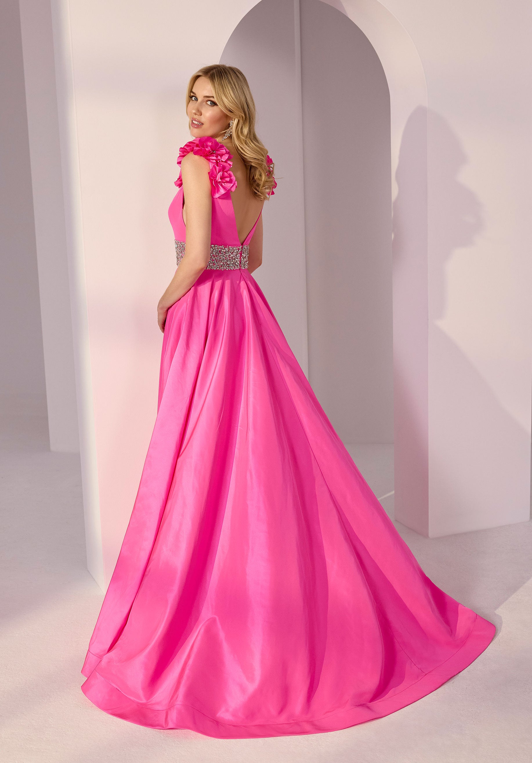 morilee-v-neck-taffeta-a-linien-partykleid image 6