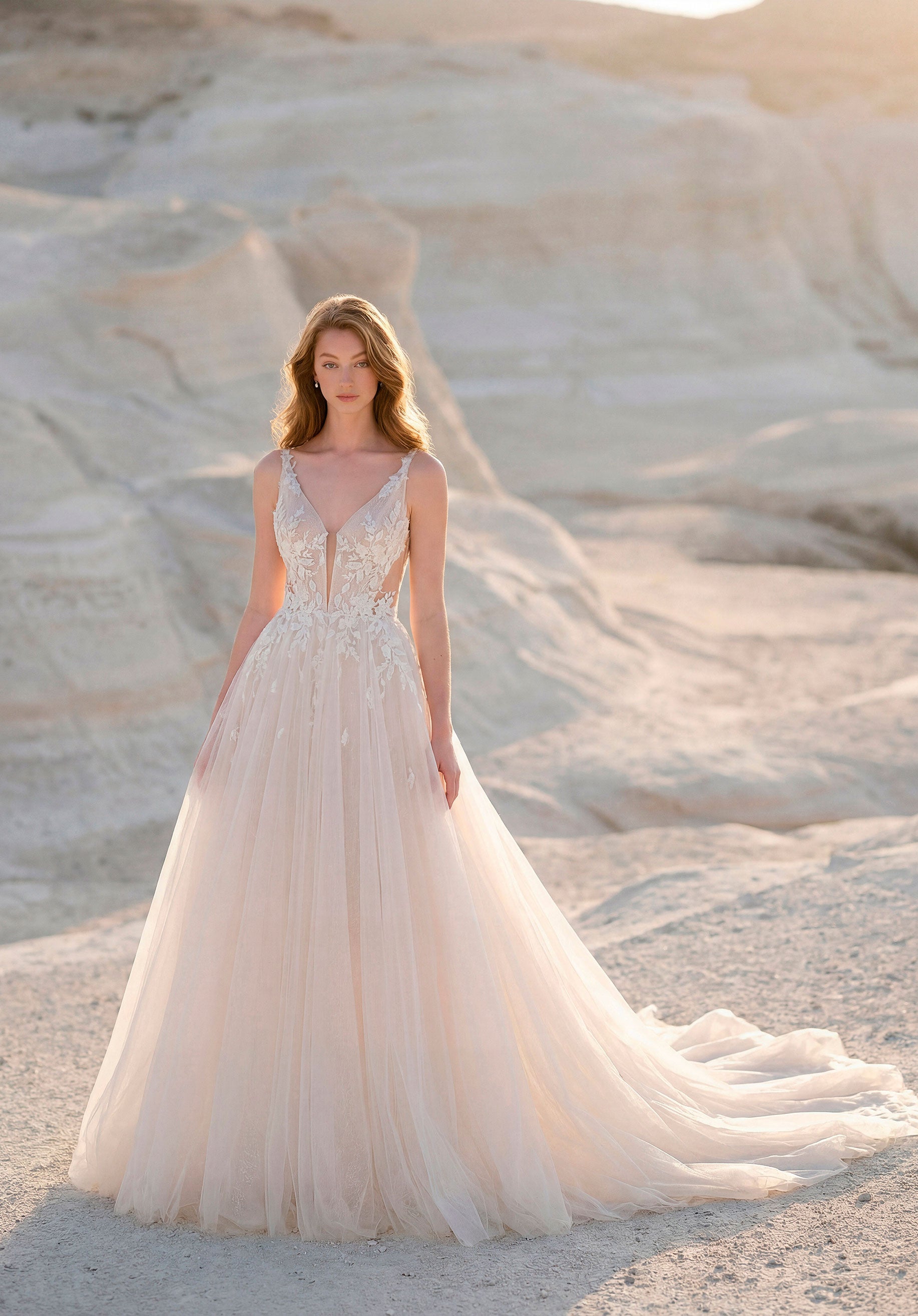 morilee-tulip-t-ll-a-linie-brautkleid-mit-blatt-applikation image 1