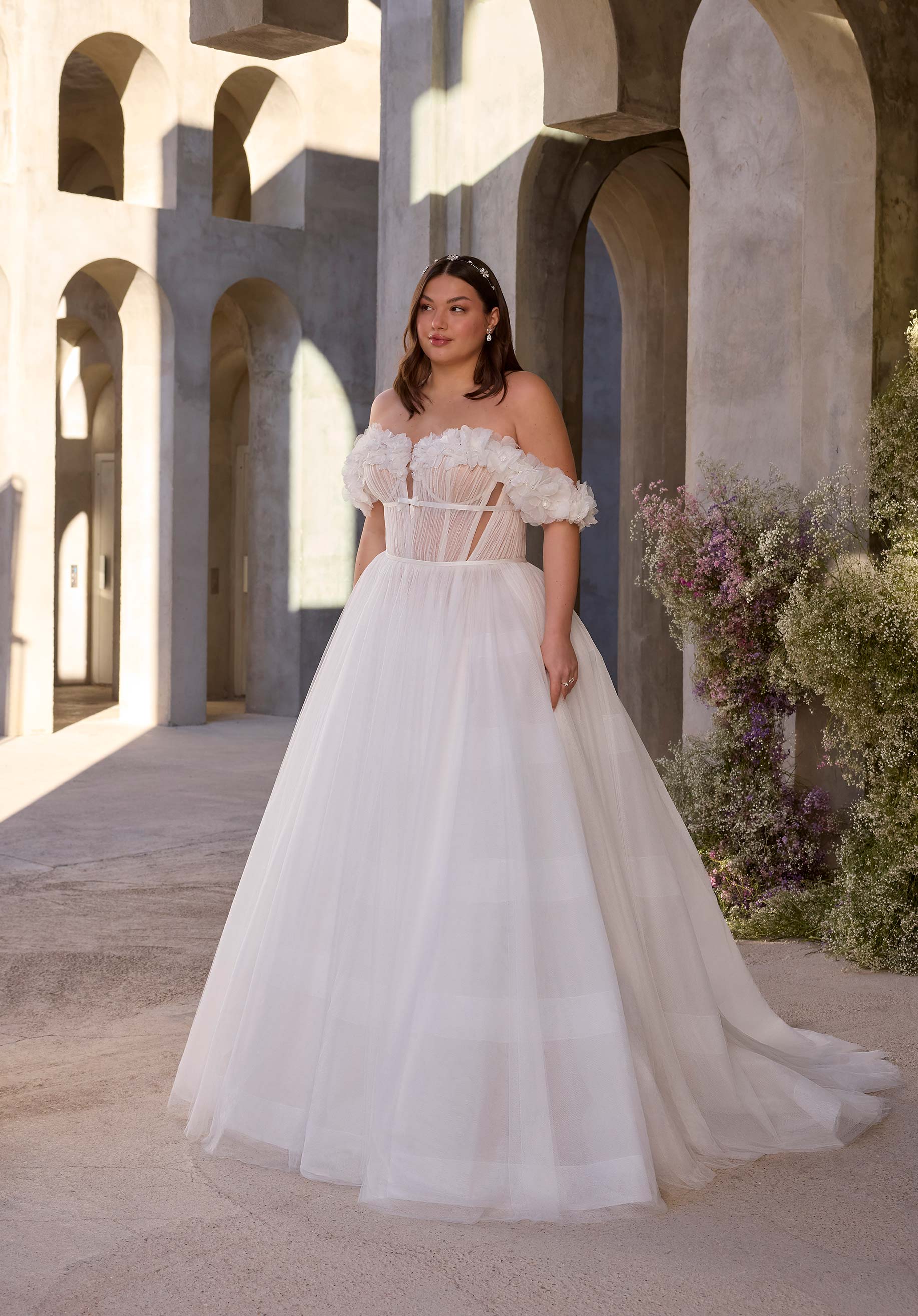 morilee-julietta-claudia-brautkleid-off-shoulder-a-linie-mit-3d-bl-ten image 3