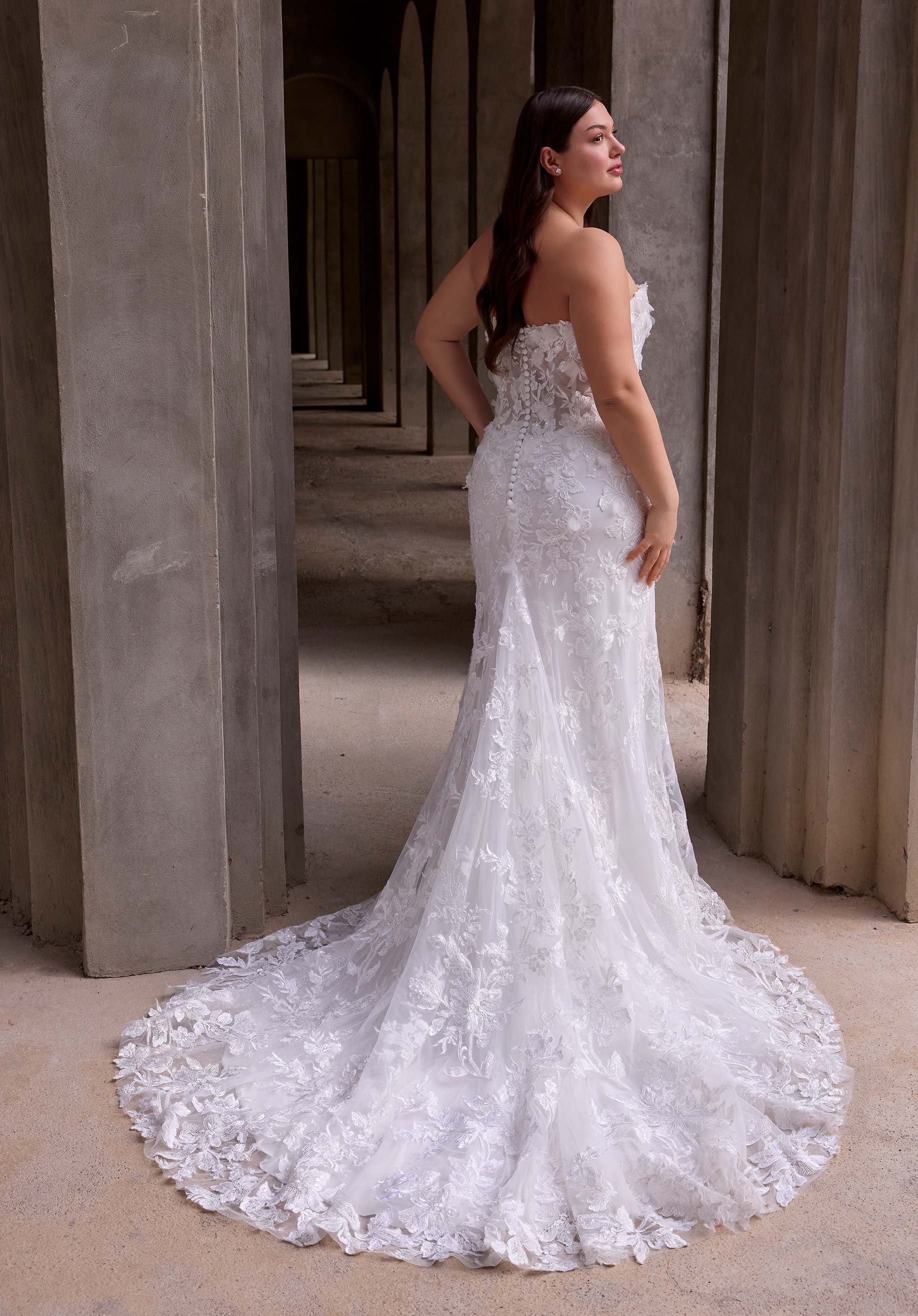 morilee-wome-brautkleid-julietta-a-linie-mit-watteau-schleppe image 3