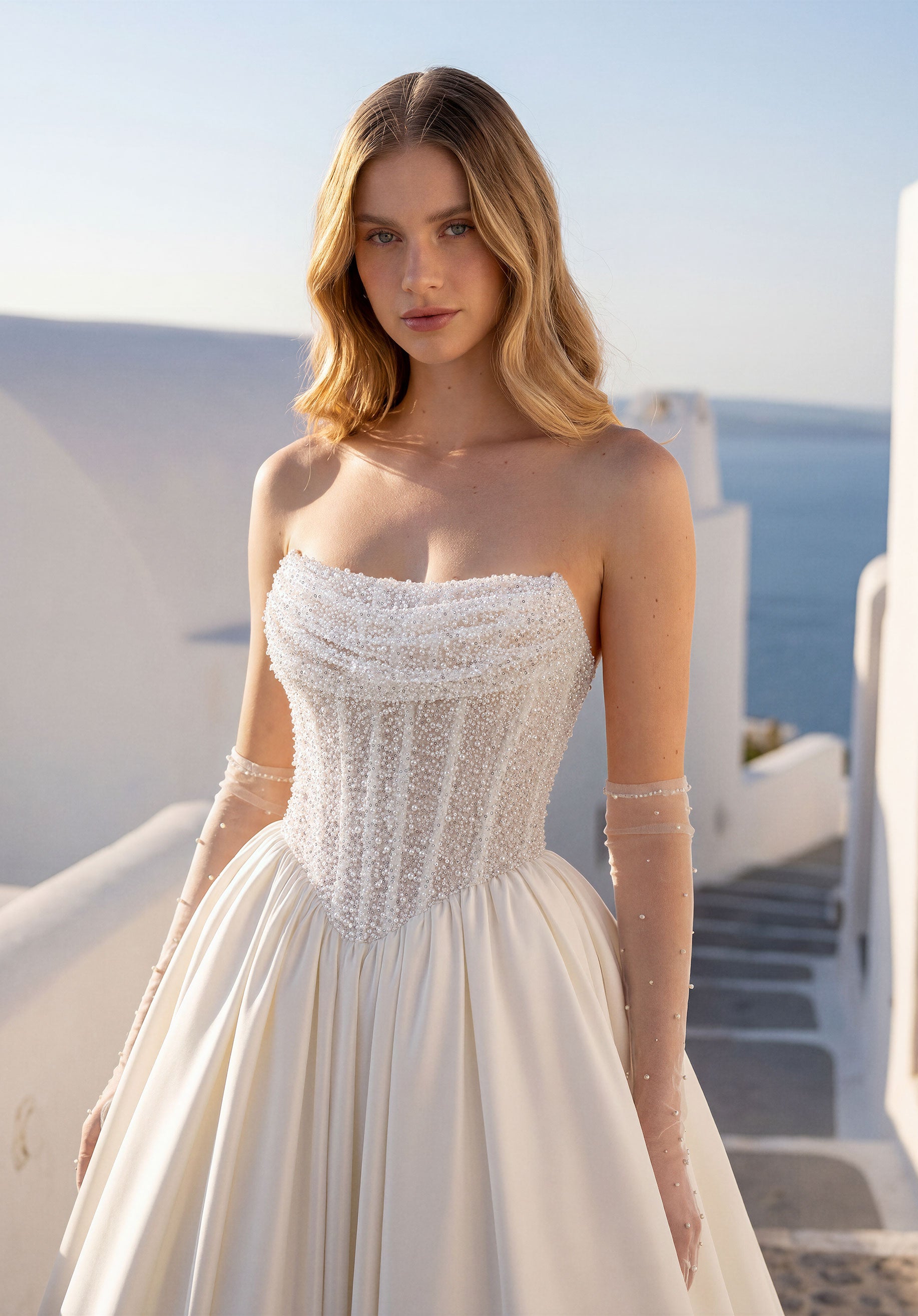 morilee-tosca-brautkleid-perlen-mieder-mit-satinrock-und-basque-taille image 2