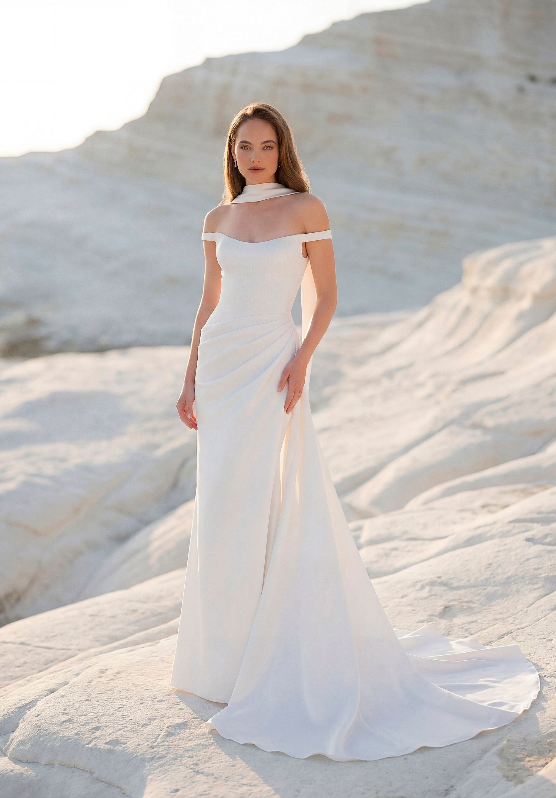 morilee-trianon-brautkleid-satin-sheath-mit-schlitz-und-korsett image 1