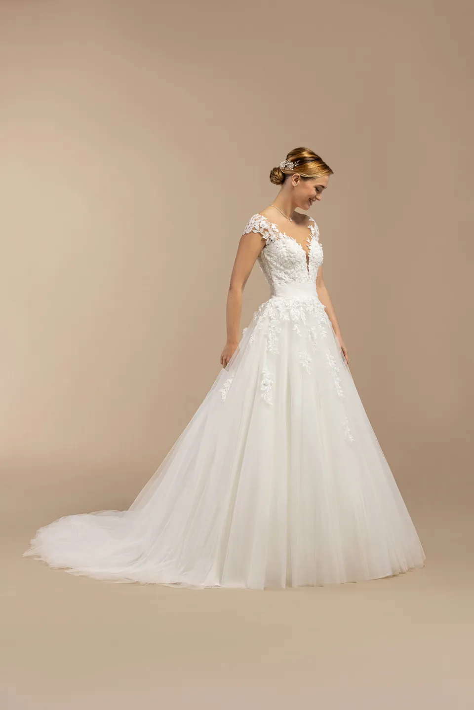 eglantine-barbara-brautkleid-in-ivoire-gr-34-bis-56 image 1