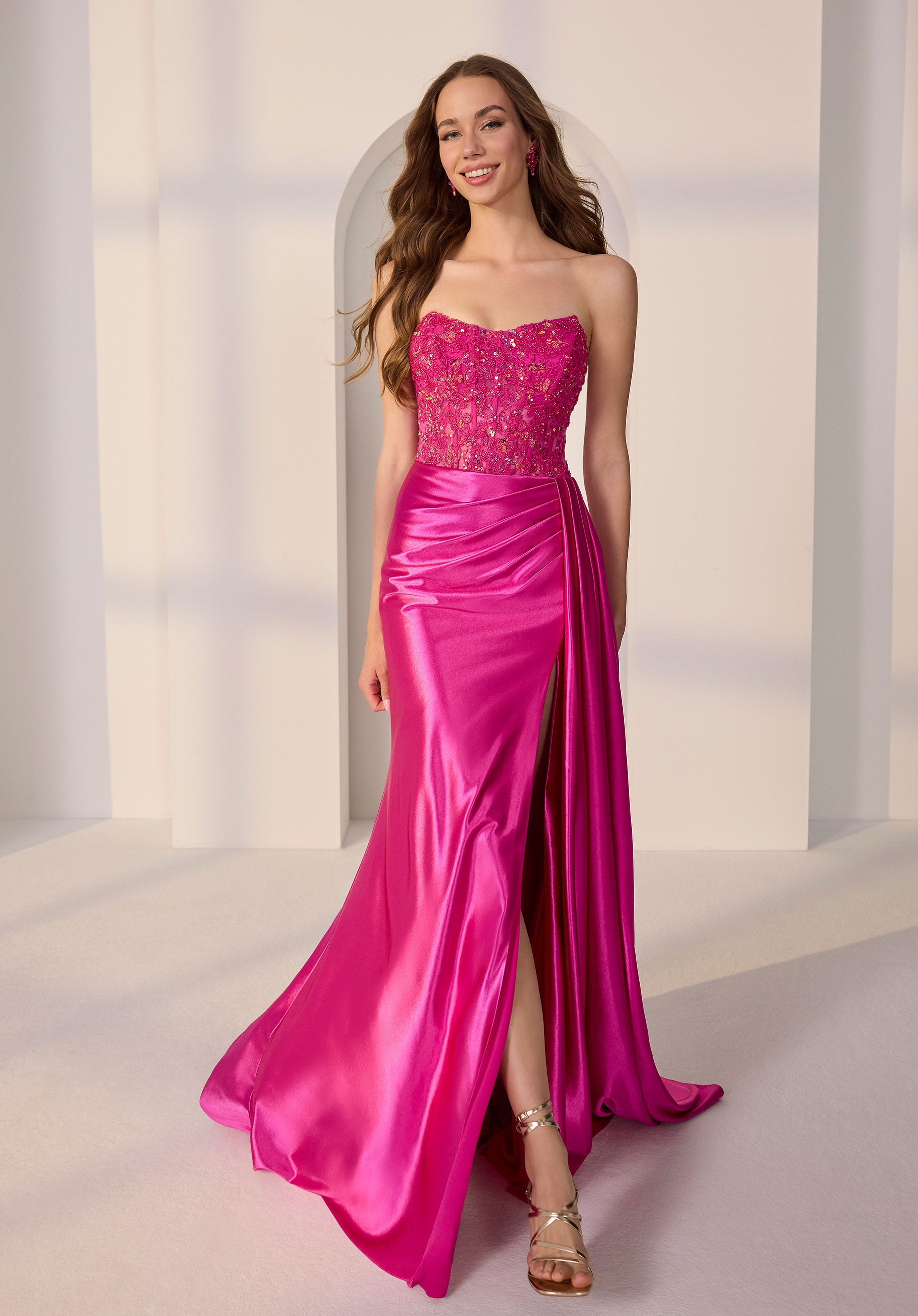 morilee-fit-and-flare-partykleid-mit-spitzen-pailletten-mieder-und-schlitz image 3