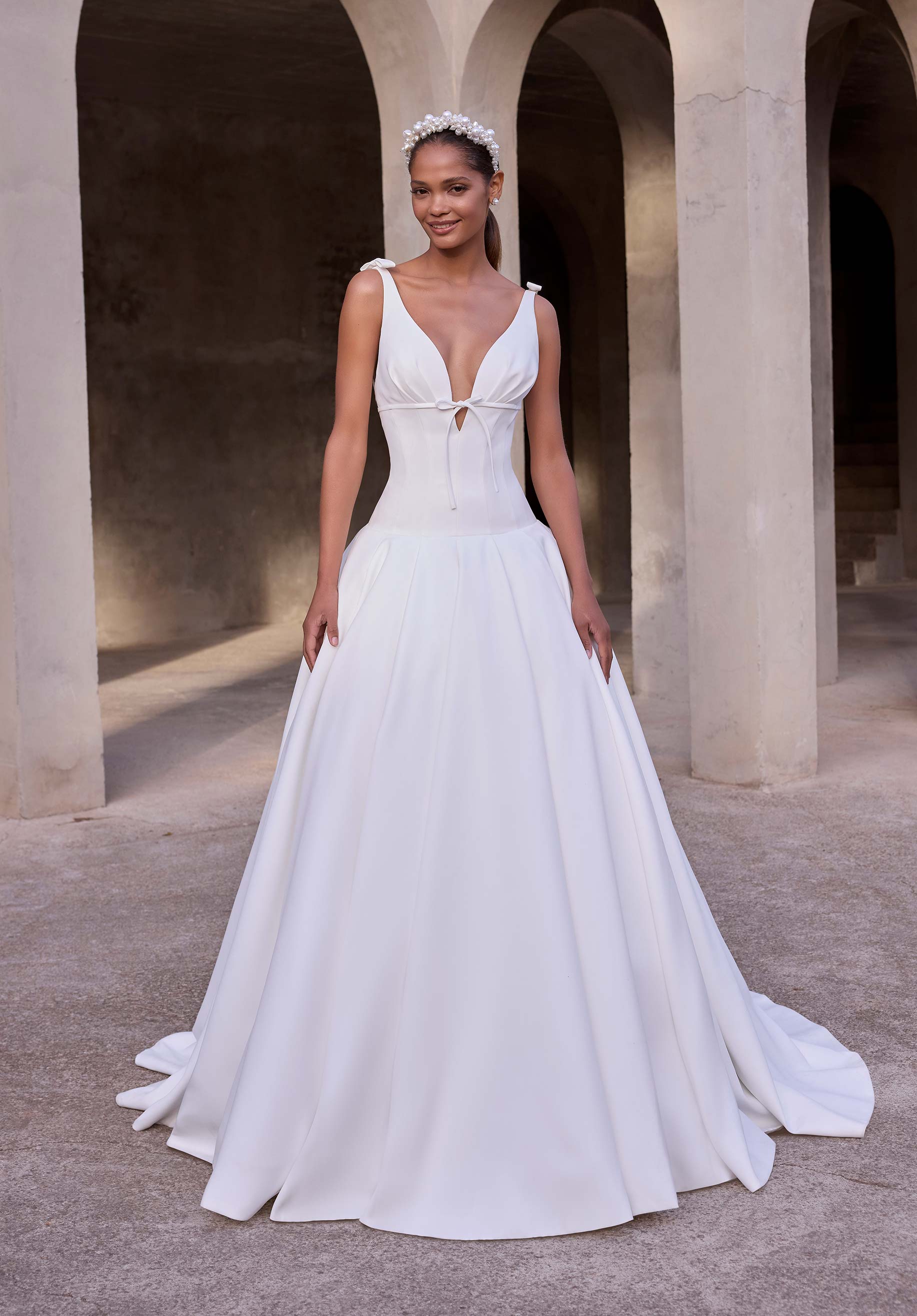 morilee-remmy-satin-brautkleid-a-linie-deep-v-mit-schleifen image 1