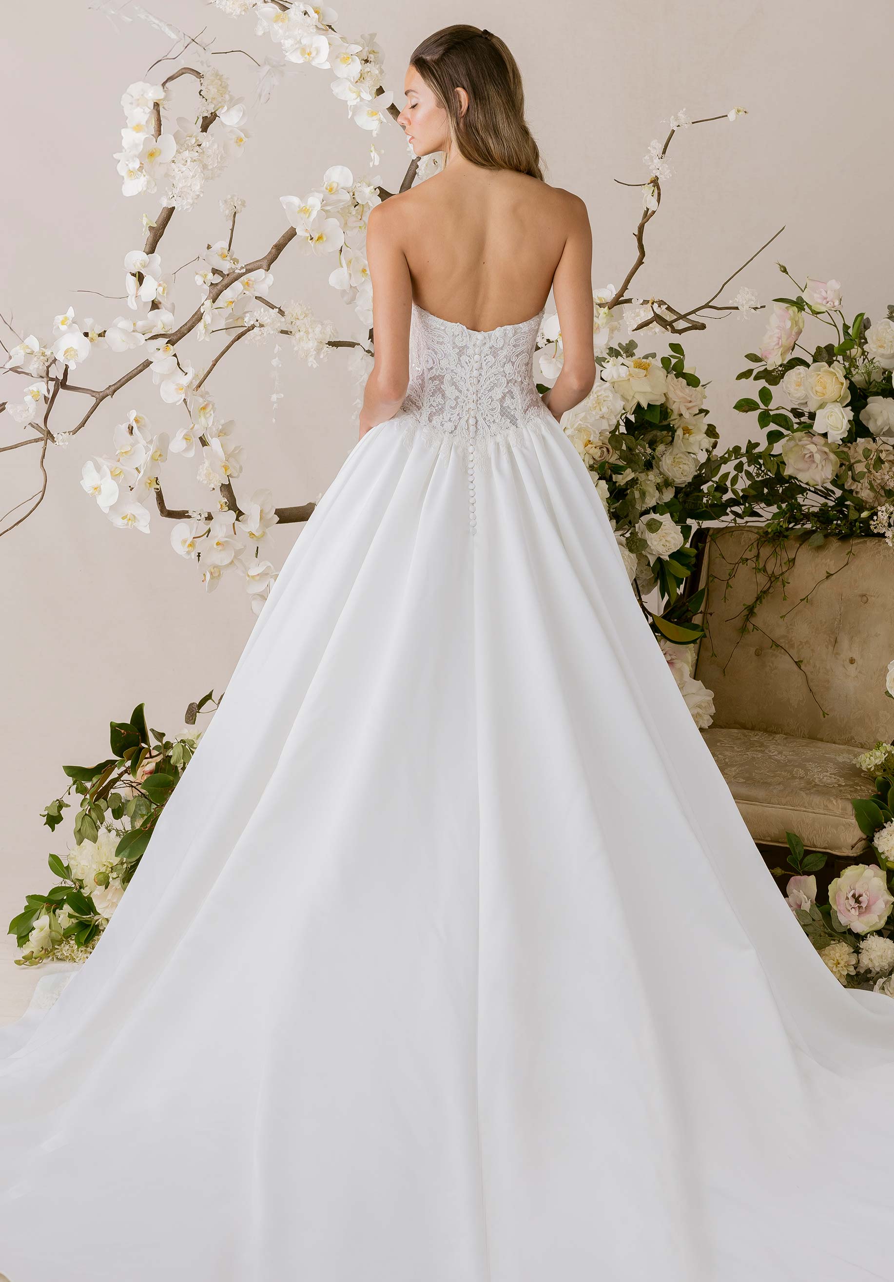 morilee-lise-brautkleid-ballkleid-satin-mit-perlen-spitze-und-basque image 6