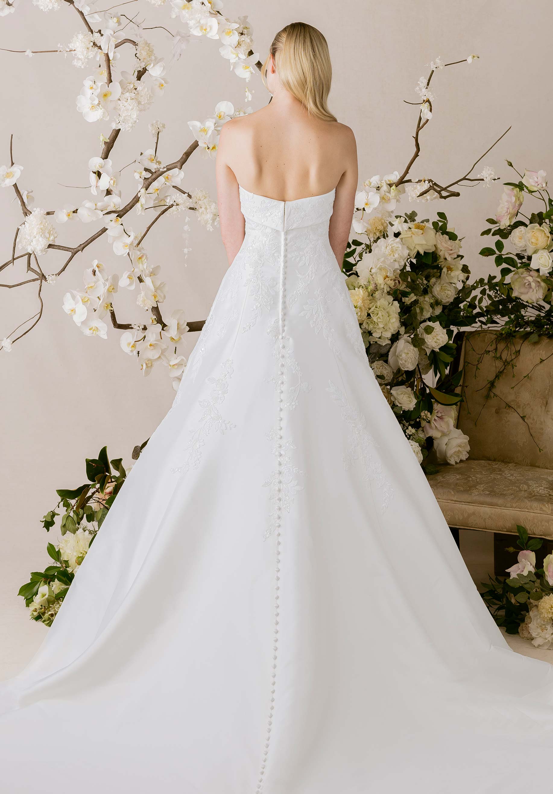 morilee-isadora-mikado-a-linie-brautkleid-mit-perlen-spitze image 3