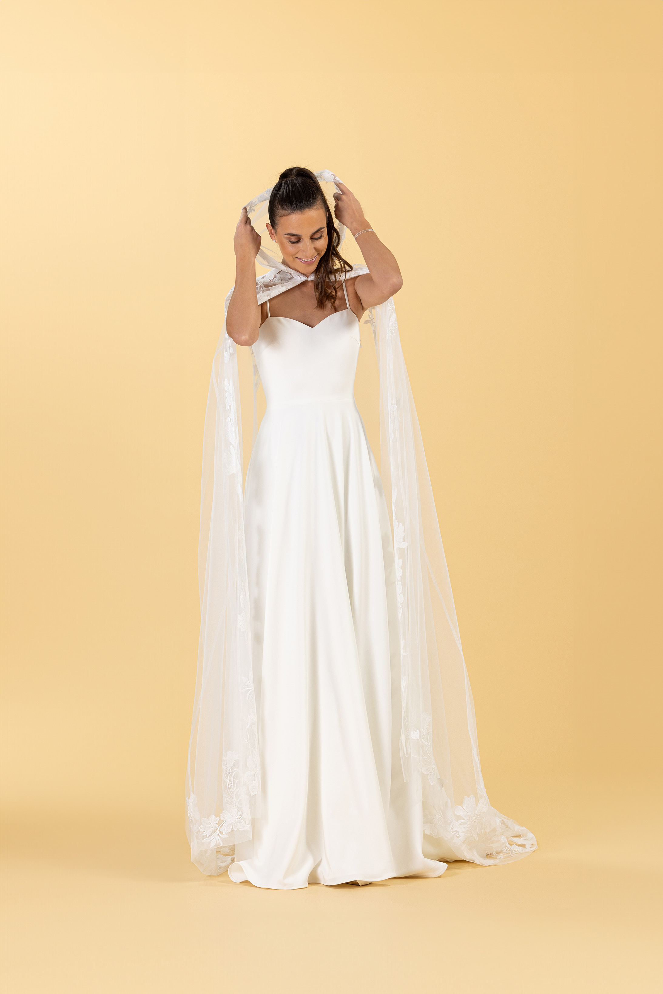eglantine-ac225596-brautkleid-braut-festliche-komplettgarderobe image 1