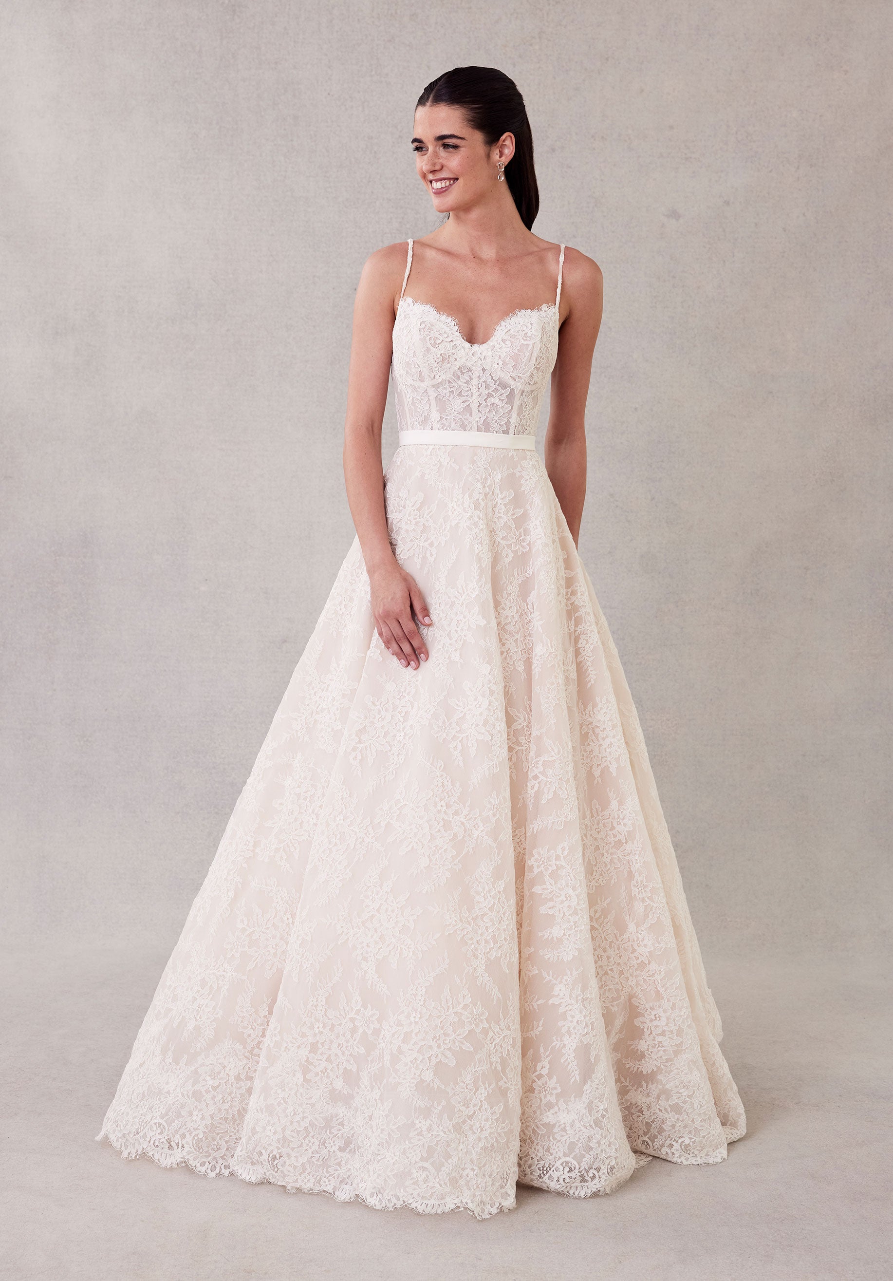morilee-speare-brautkleid-ballkleid-alencon-spitze-korsett image 8