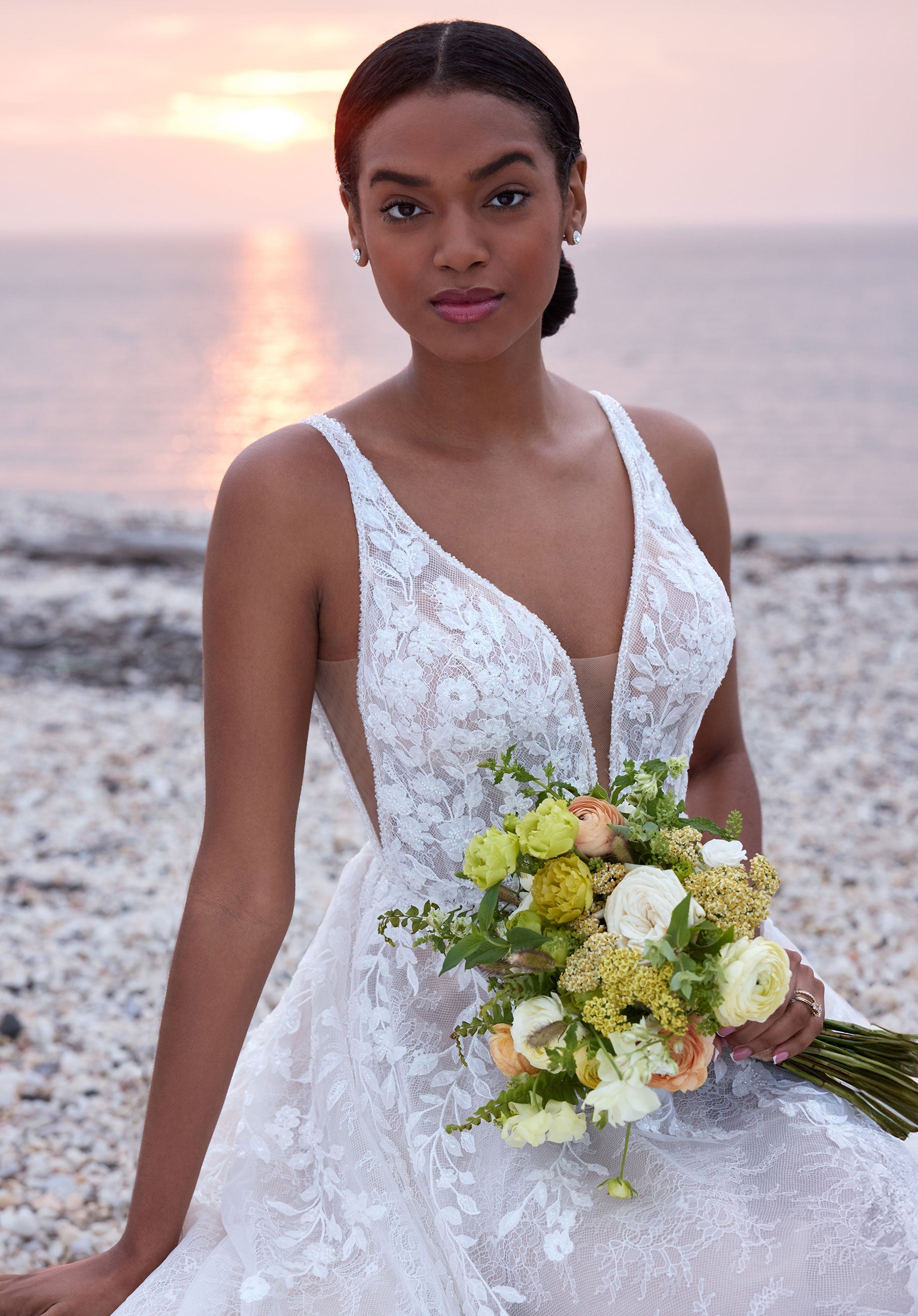morilee-song-brautkleid-a-linie-mit-3d-bl-ten-und-v-r-cken image 4