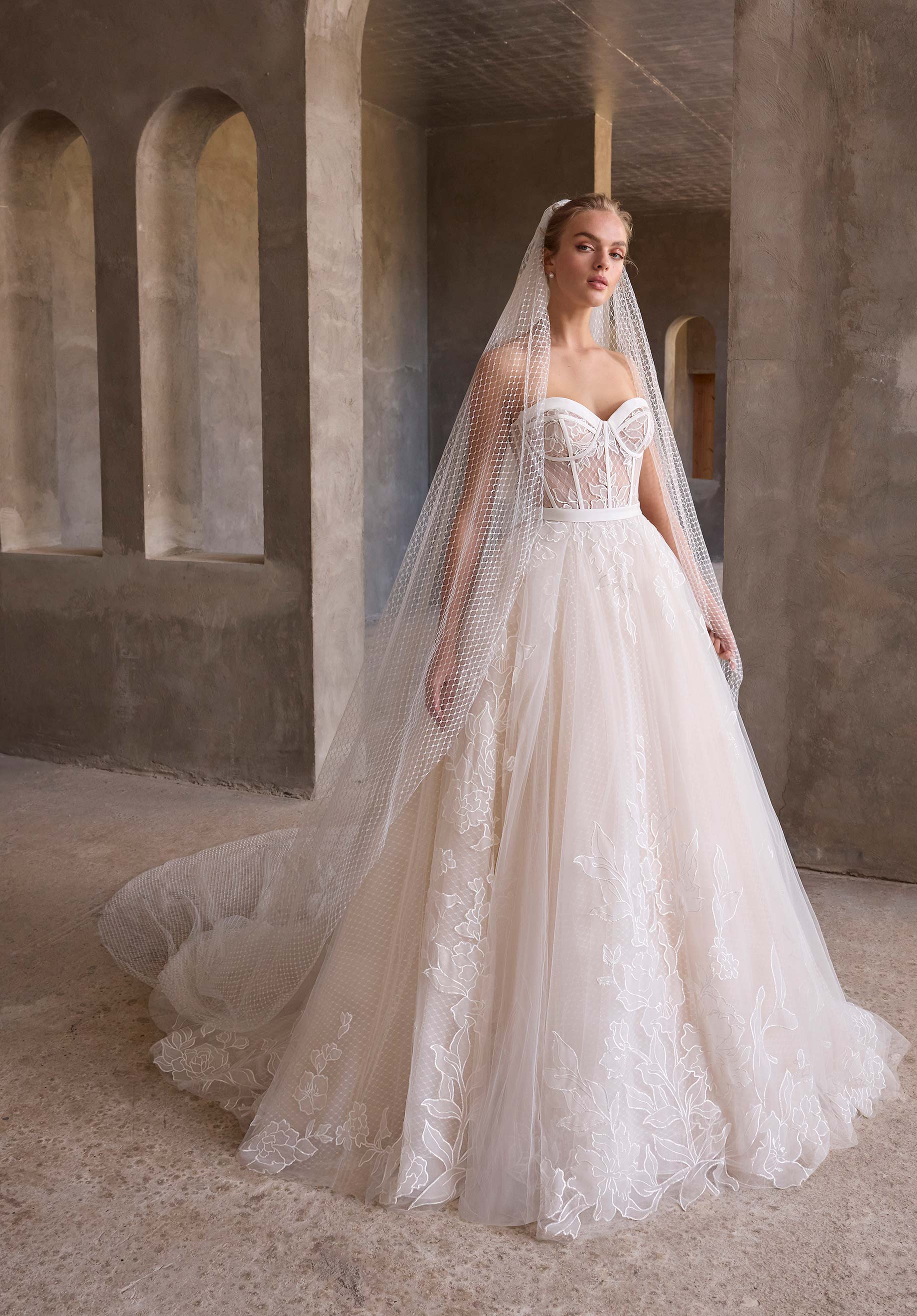 morilee-myra-brautkleid-a-linie-mit-swiss-dot-und-bl-ten image 7