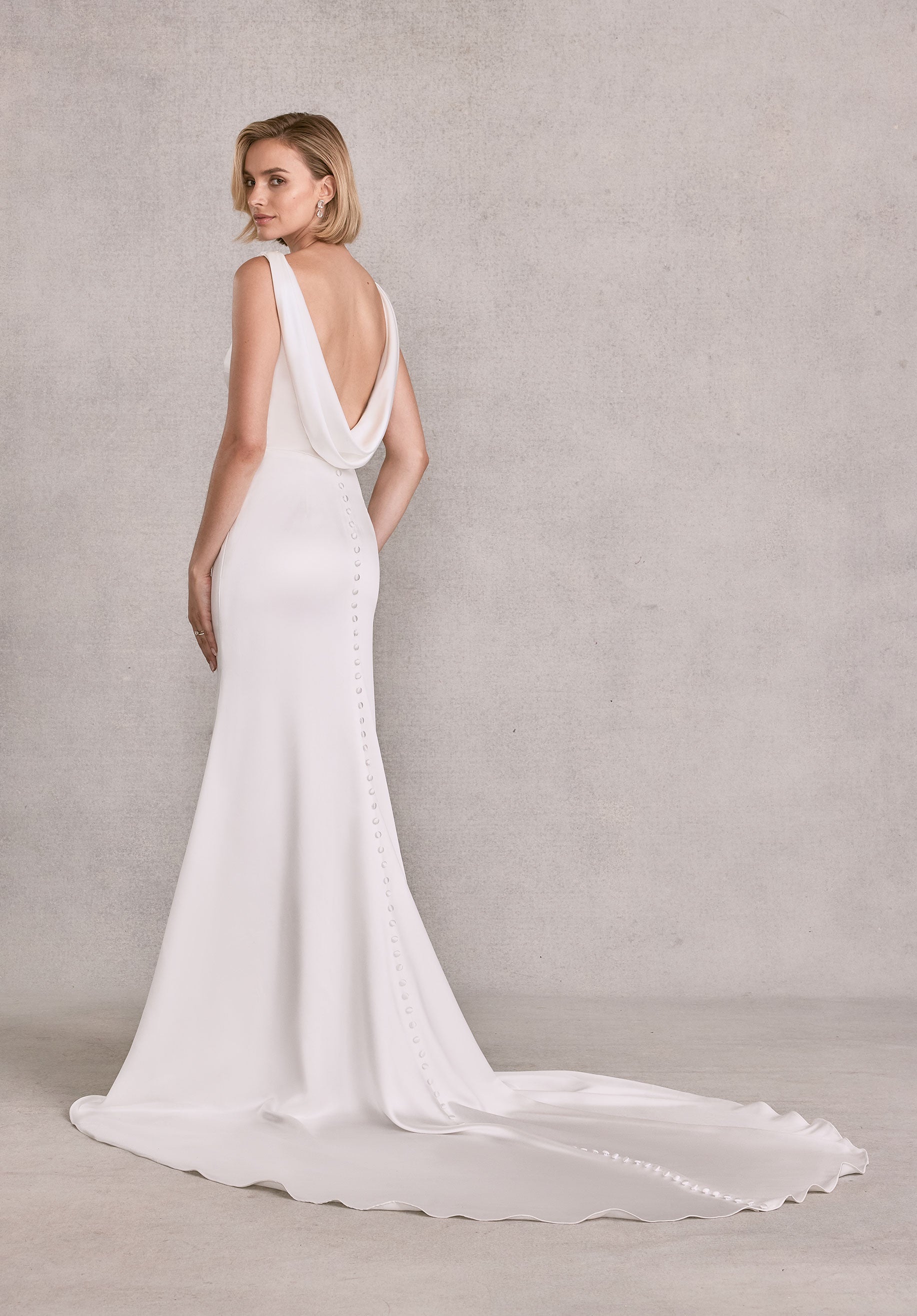morilee-syndie-satin-sheath-brautkleid-mit-offenem-r-cken image 7