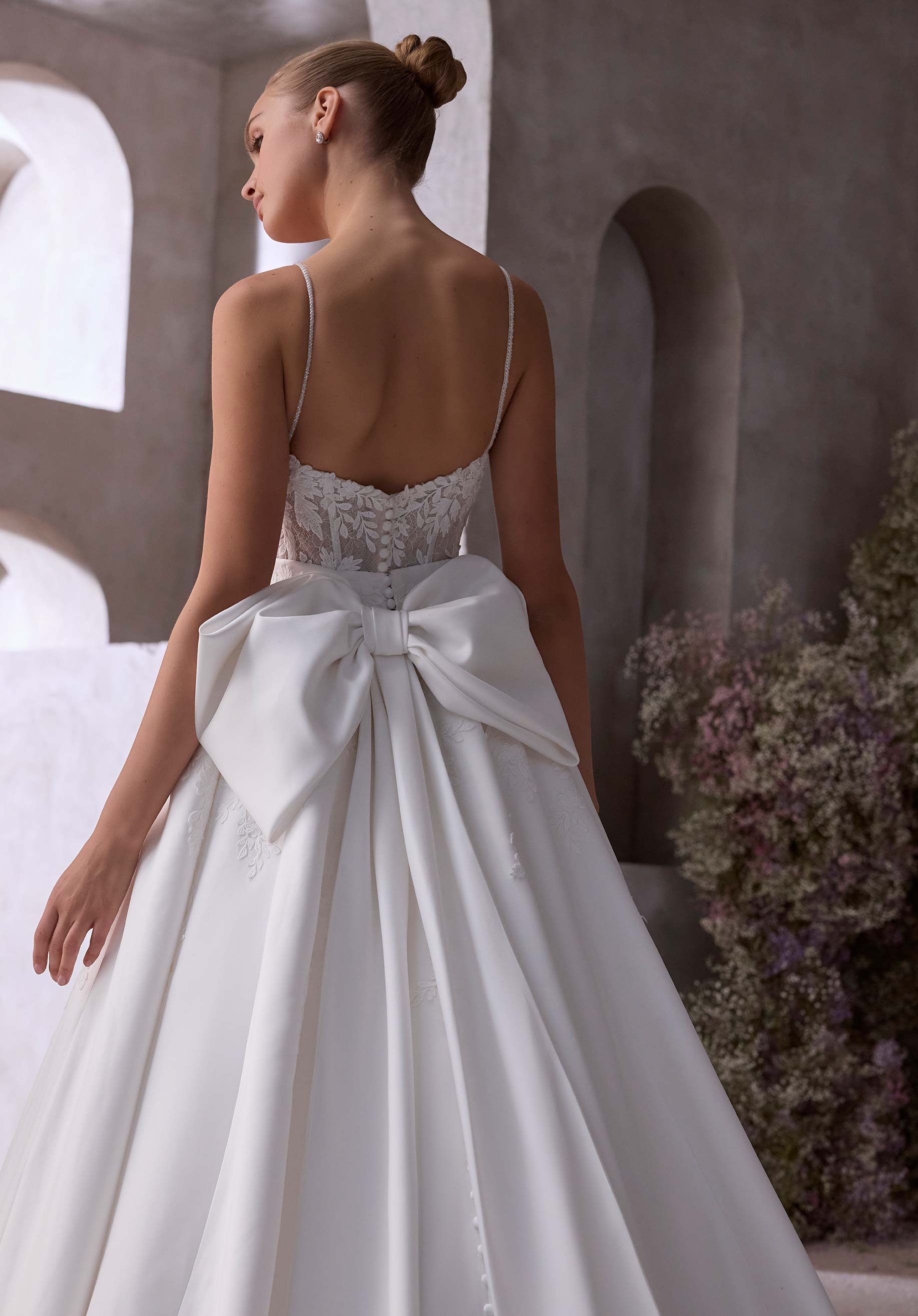 morilee-angeline-brautkleid-ballkleid-mit-blumen-und-taschen image 5