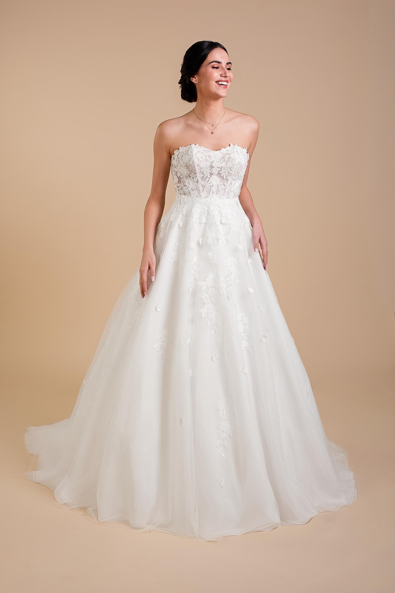 eglantine-ionna-brautkleid-in-ivoire-oder-wei-gr-34-70 image 4