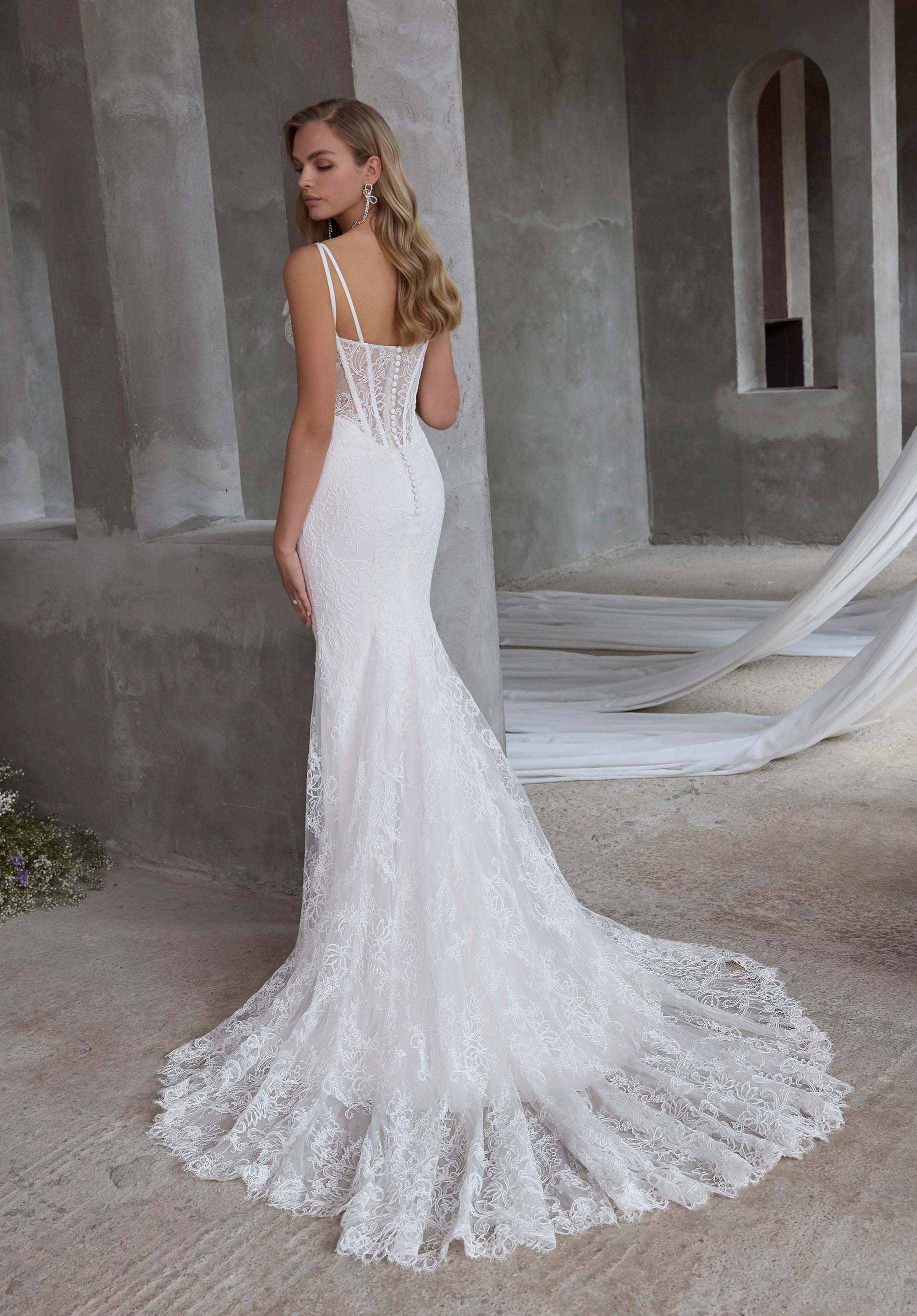 morilee-arty-brautkleid-mit-alen-on-spitze-und-organza-berrock image 6