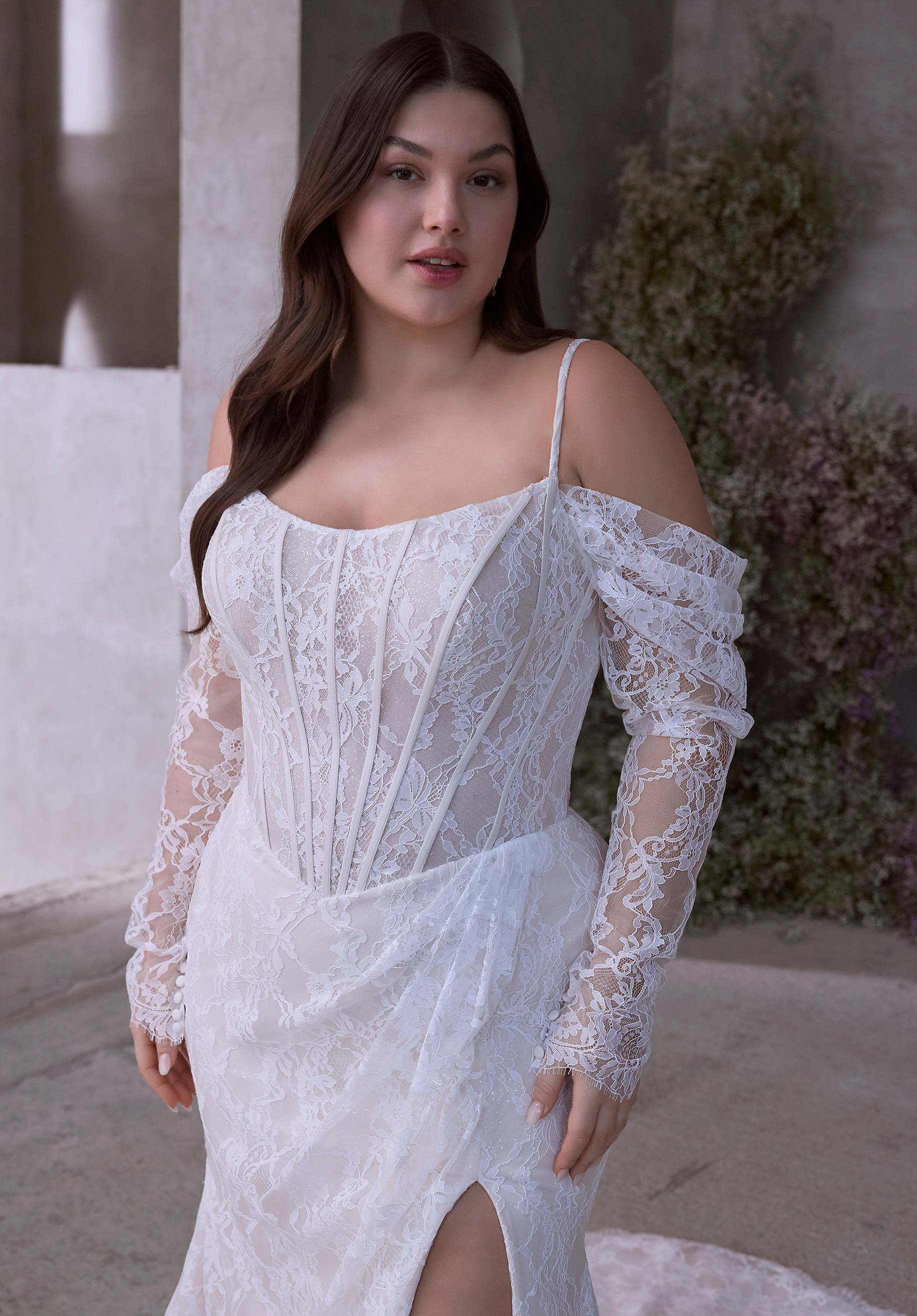 morilee-constantia-brautkleid-fit-flare-spitze-mit-schlitz image 2