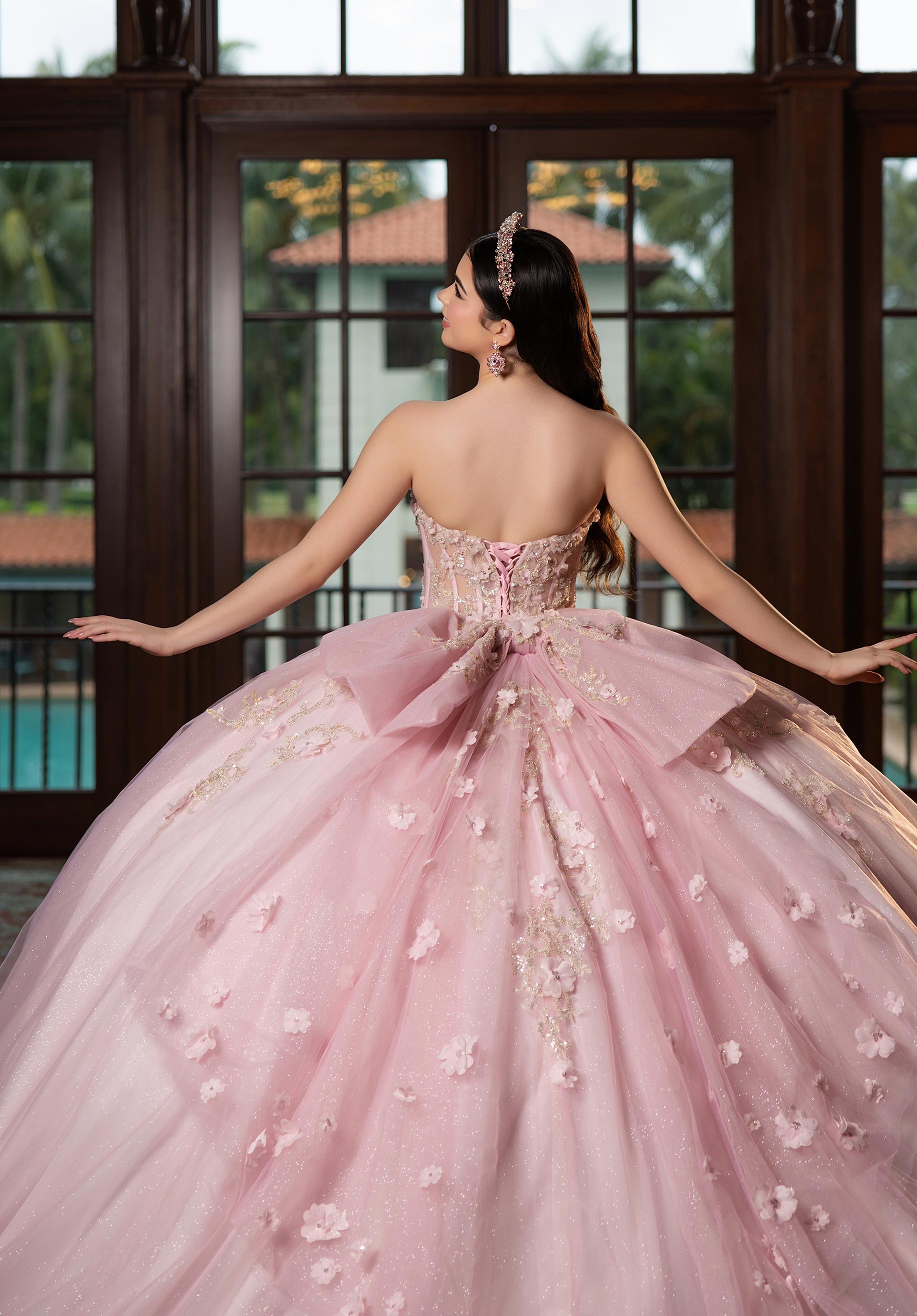 morilee-belen-quincea-era-ballkleid-mit-chandelier-beading-und-choker image 8