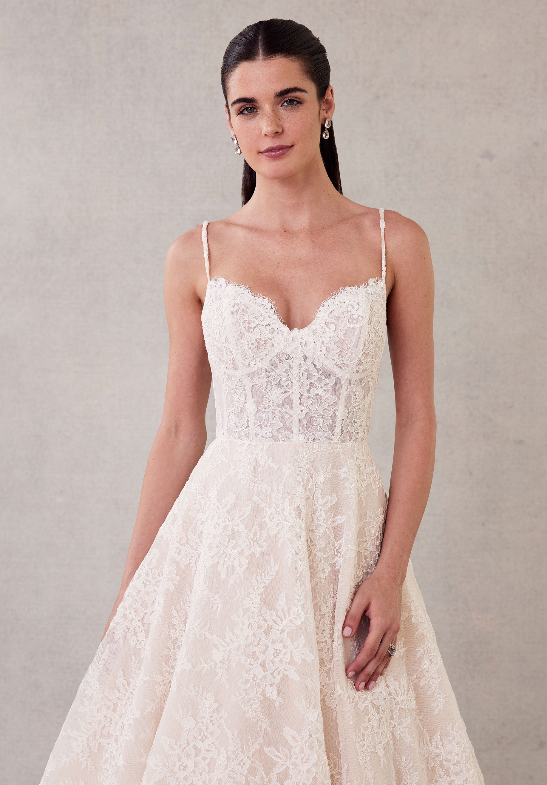 morilee-speare-brautkleid-ballkleid-alencon-spitze-korsett image 7