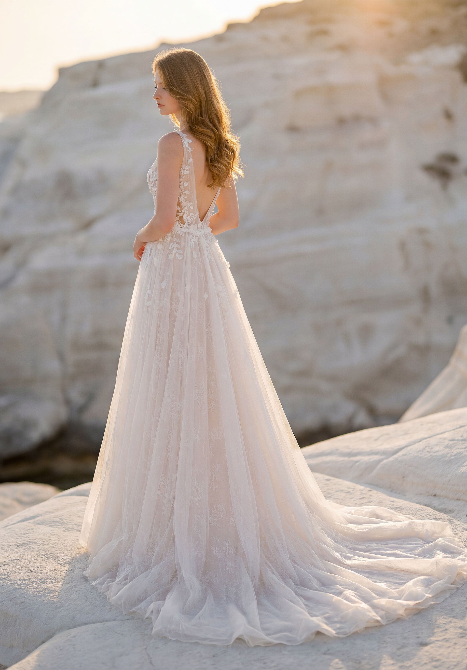 morilee-tulip-t-ll-a-linie-brautkleid-mit-blatt-applikation image 3