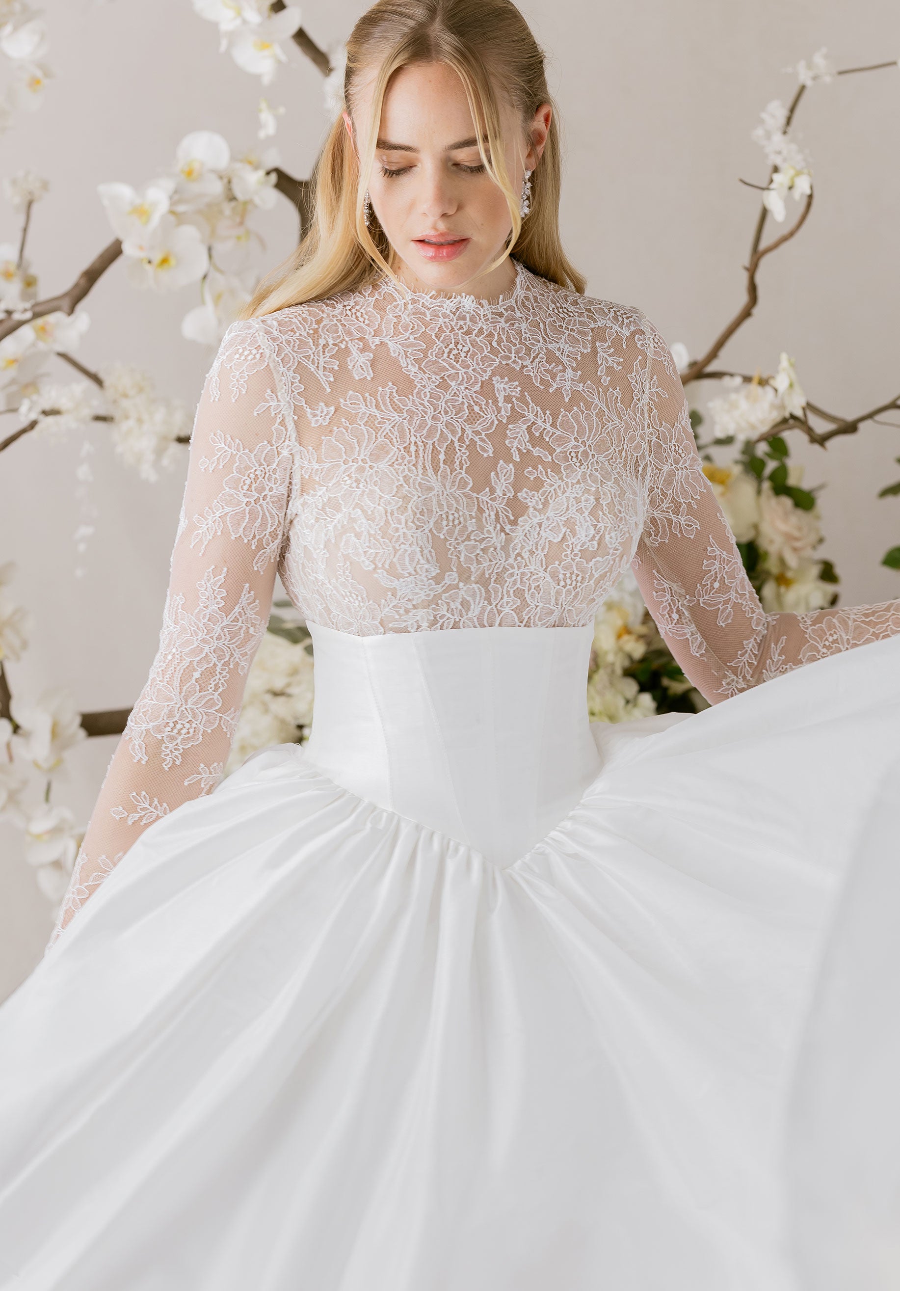 morilee-vittoria-brautkleid-mini-mit-overskirt image 2