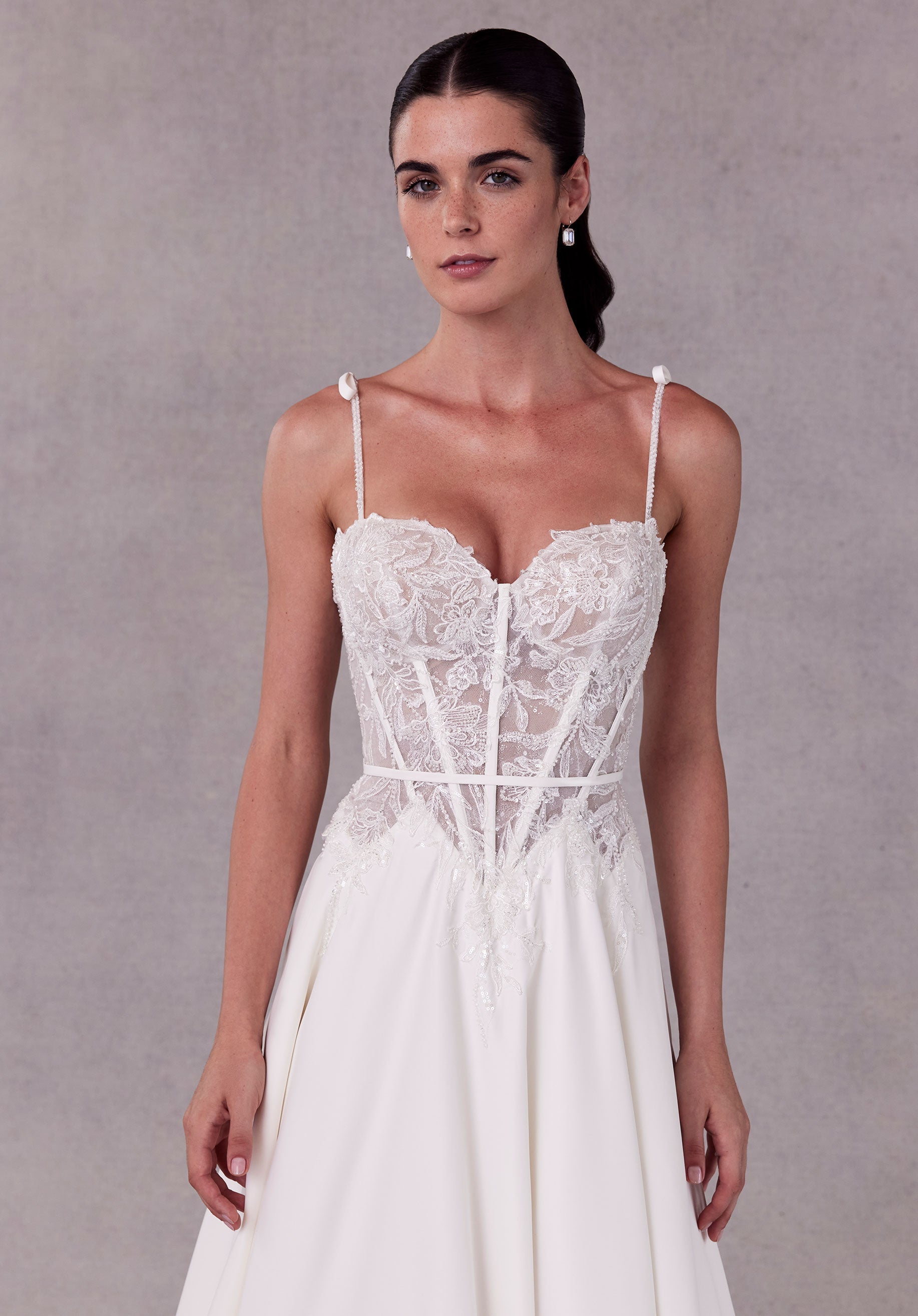 morilee-stella-brautkleid-a-linie-mit-chantilly-spitze-und-basque-taille image 2
