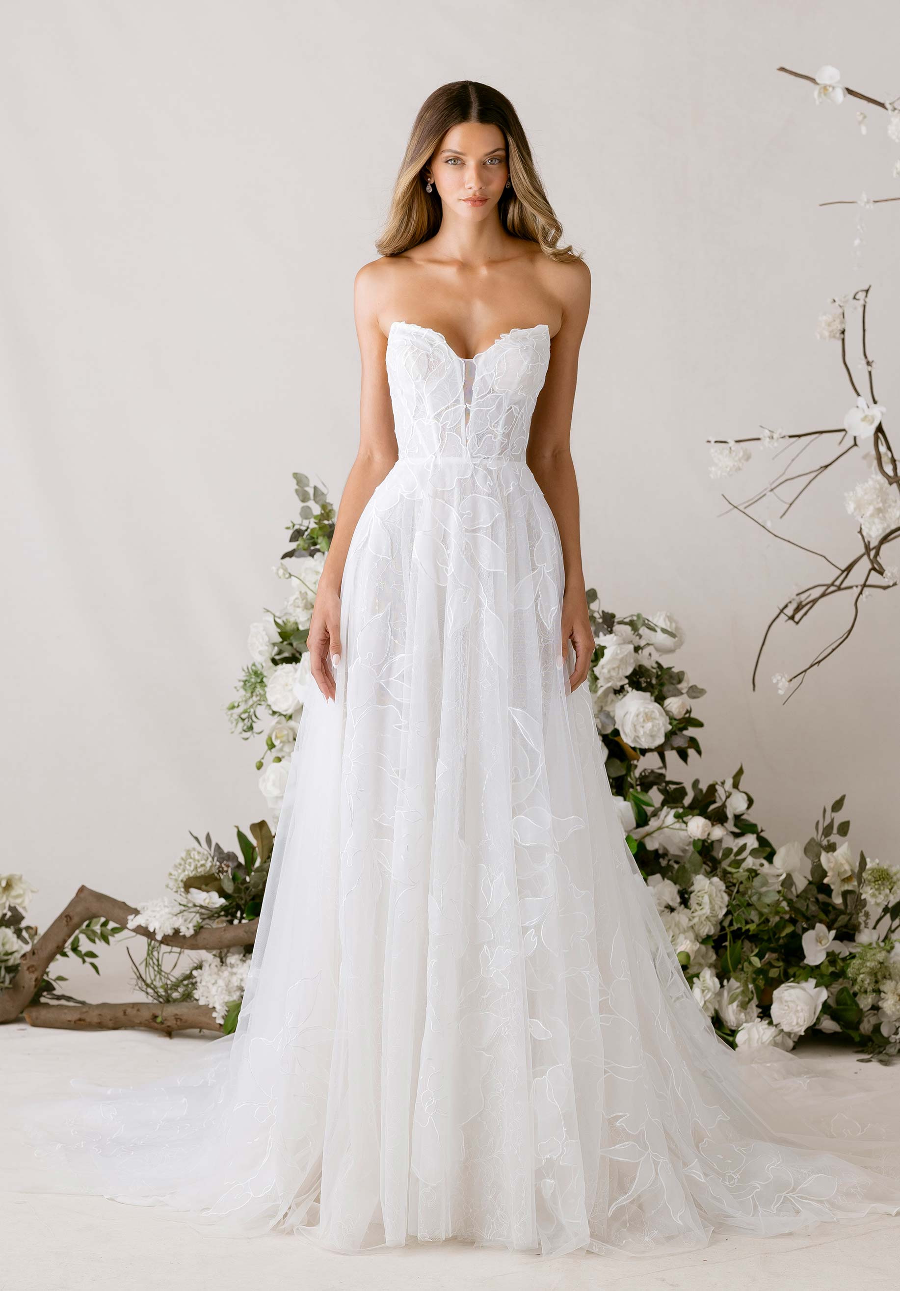 morilee-tendu-brautkleid-a-linie-mit-cat-eye-und-fl-gel-rmeln image 1