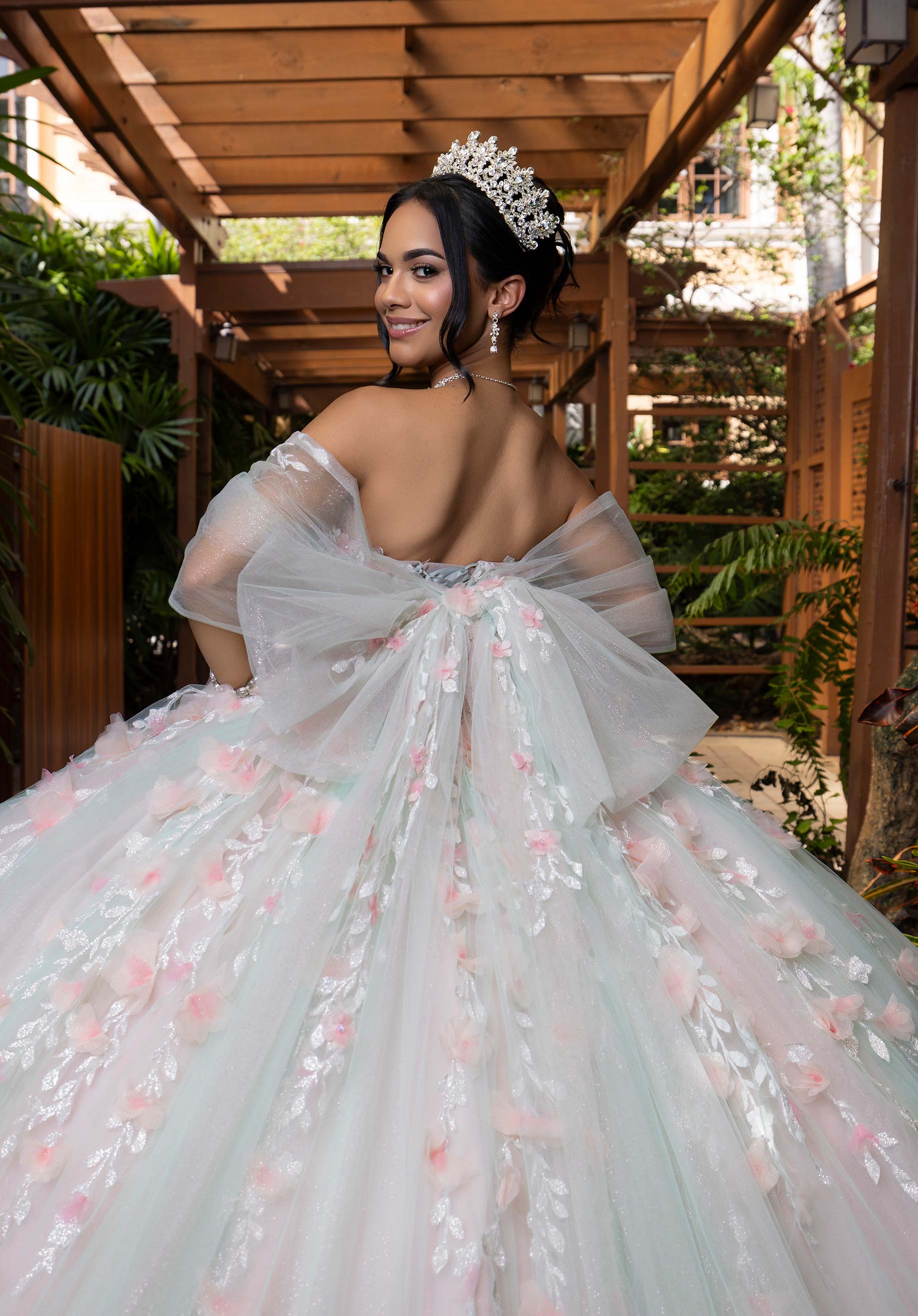 morilee-blake-quincea-era-ballkleid-mit-korsett-und-3d-bl-ten image 4