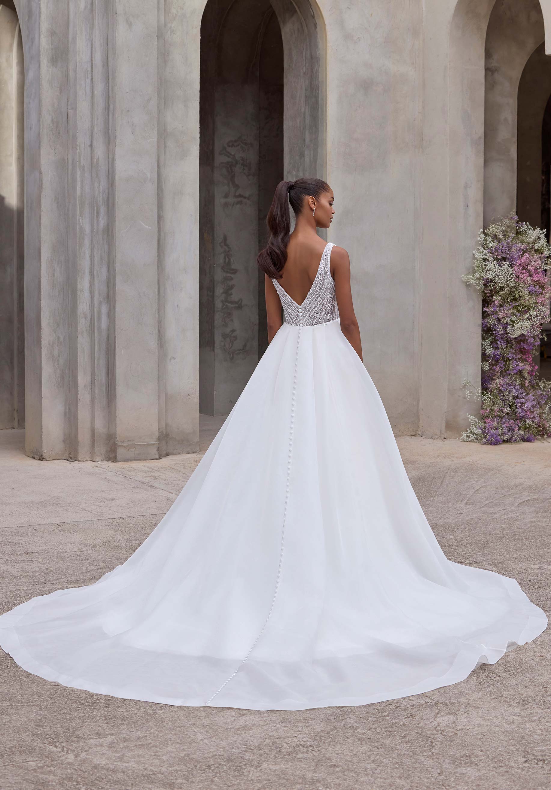 morilee-melaina-brautkleid-a-linie-organza-mit-plungee-v-ausschnitt-und-abnehmba image 4