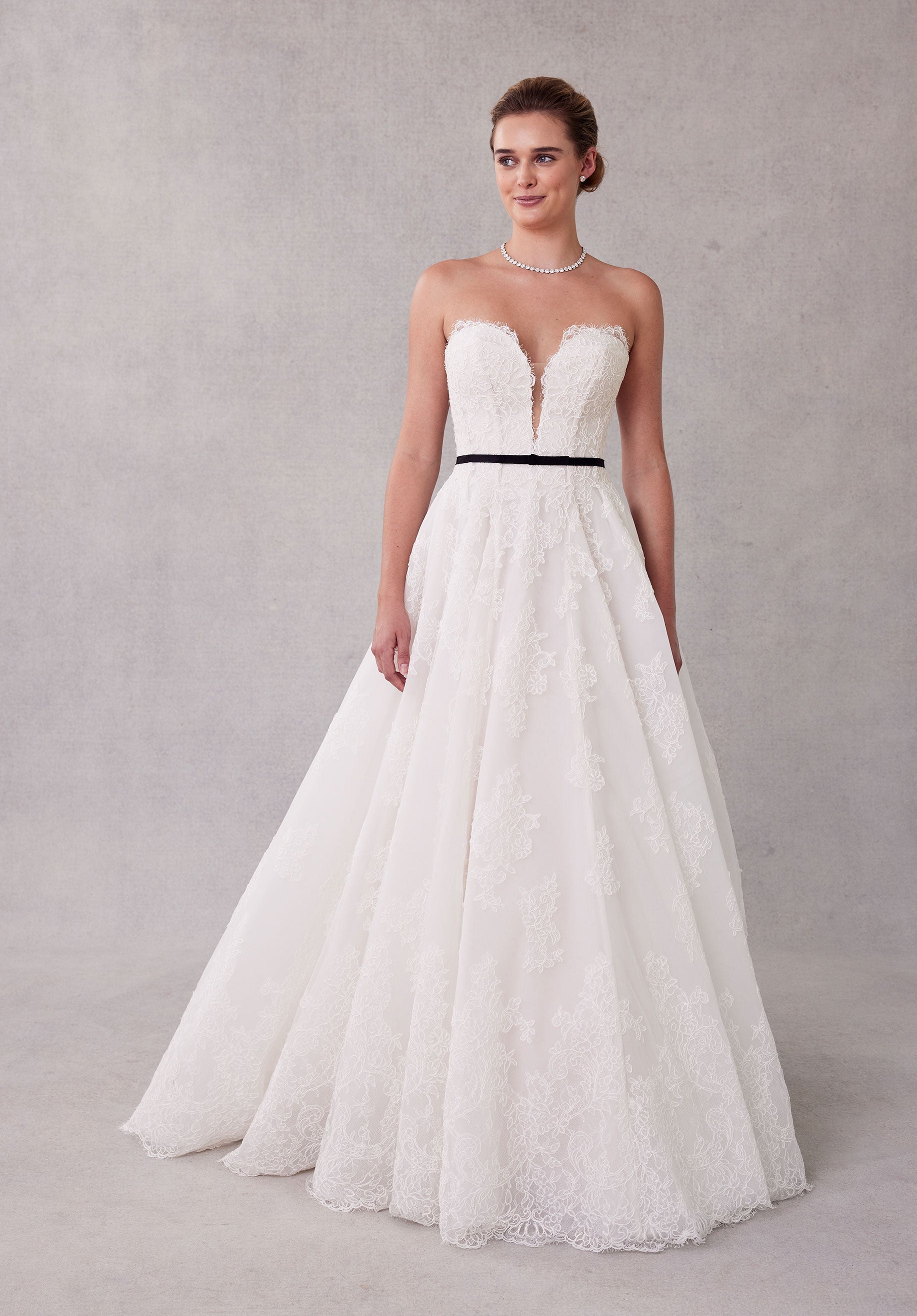 morilee-sivan-ballkleid-brautkleid-mit-alencon-spitze image 1