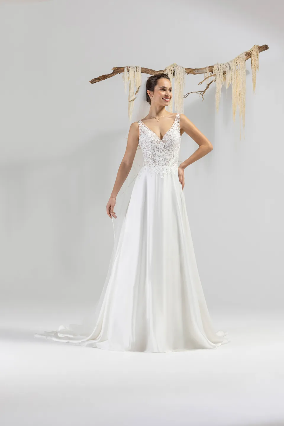 eglantine-lexie-brautkleid-in-ivoire-und-wei-gr-34-74 image 1