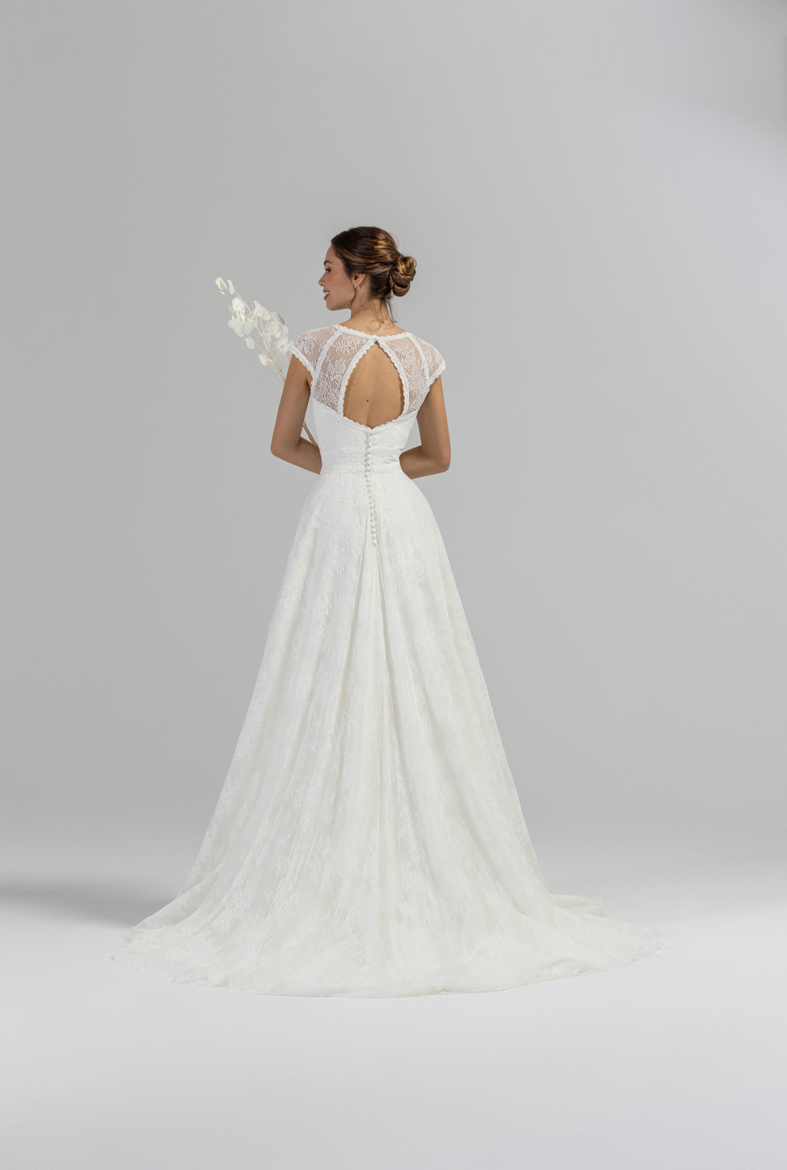 eglantine-londres-brautkleid-ivoire-gr-34-74-mit-spitze image 3