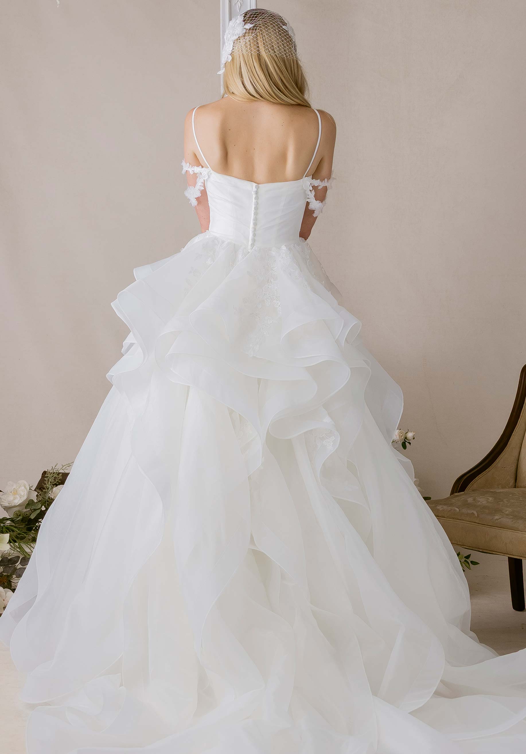 morilee-violetta-brautkleid-organza-ballkleid-mit-cold-shoulder image 3