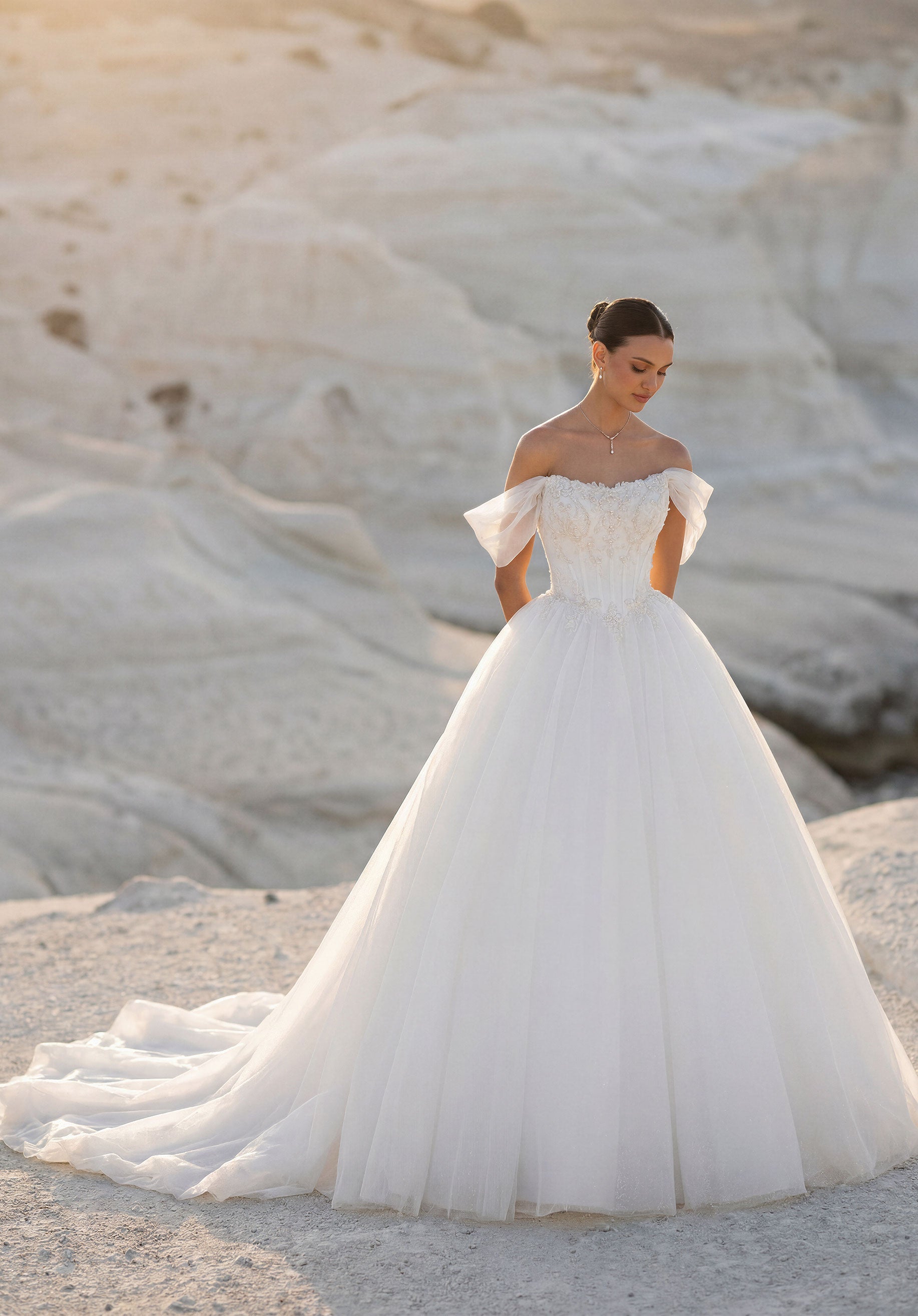 morilee-tempe-brautkleid-satin-prinzesskleid-mit-perlen-und-glitzer-t-ll-rmeln image 1