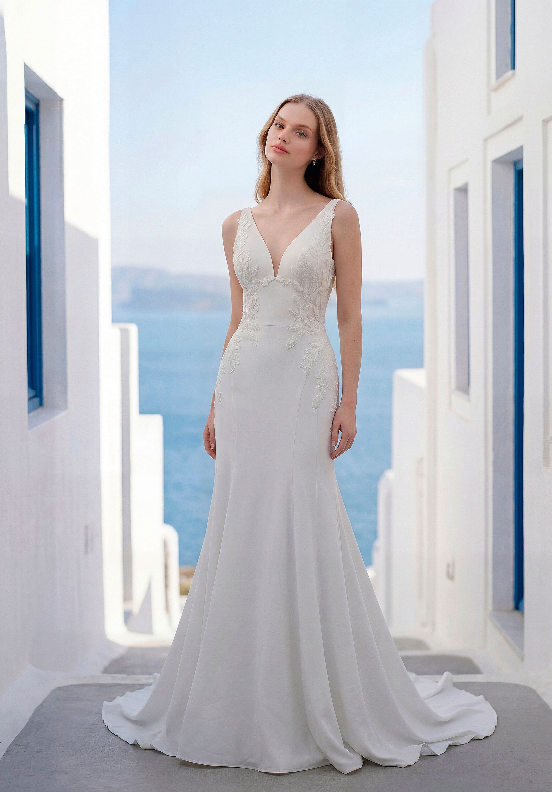 morilee-th-tys-brautkleid-meerjungfrau-crepe-mit-deep-v-und-perlen-spitze image 1
