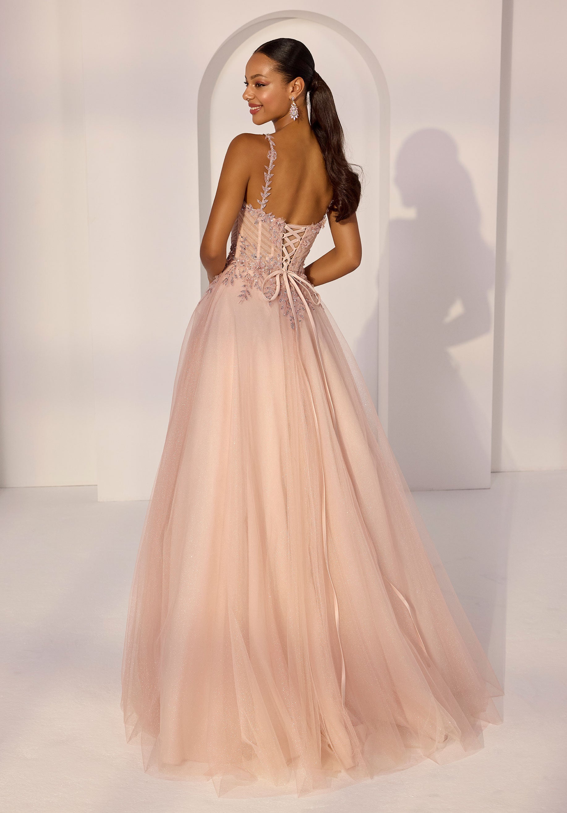 morilee-party-ballkleid-mit-glitzer-t-ll-und-schn-r-korsett image 3