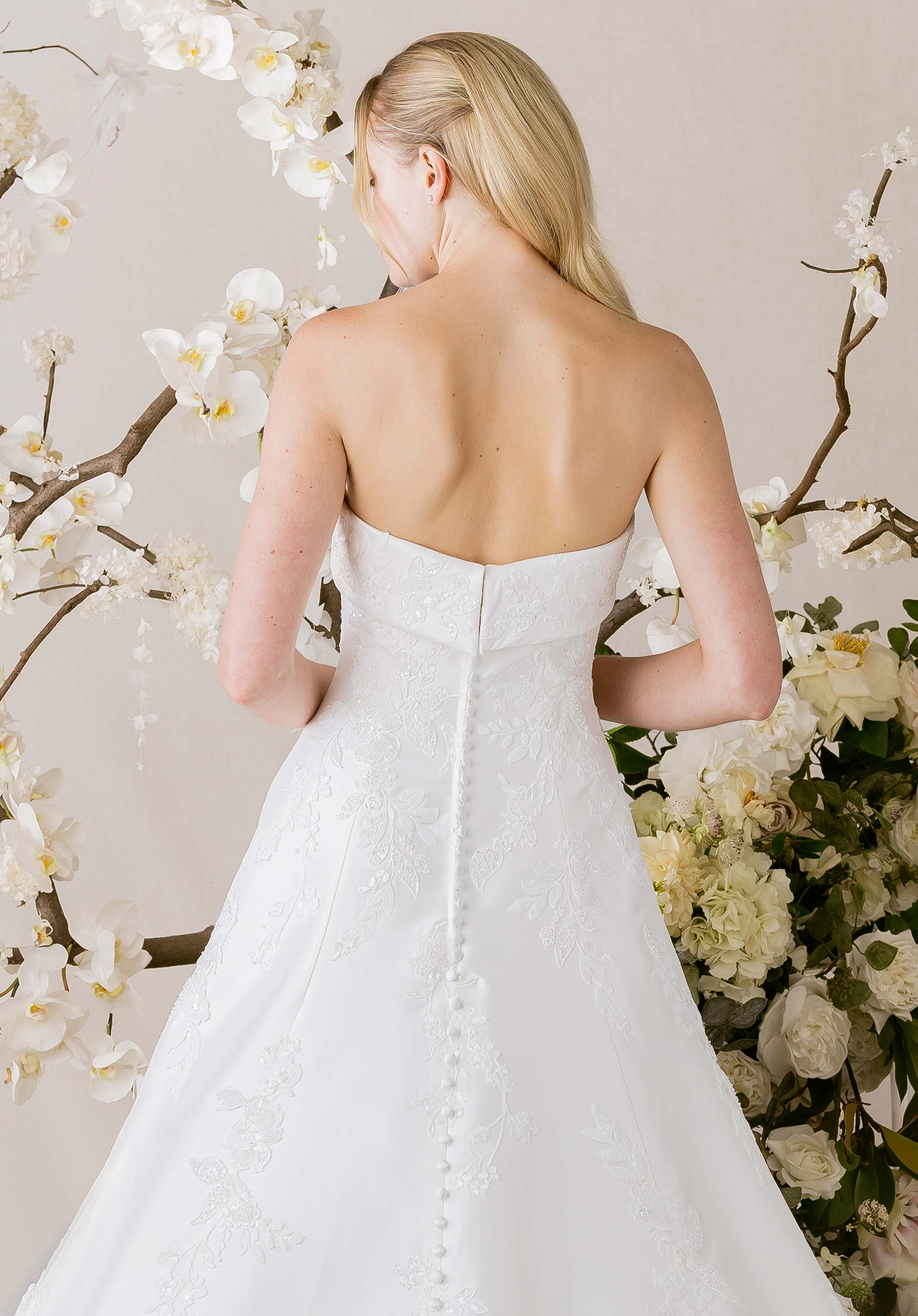 morilee-isadora-mikado-a-linie-brautkleid-mit-perlen-spitze image 4