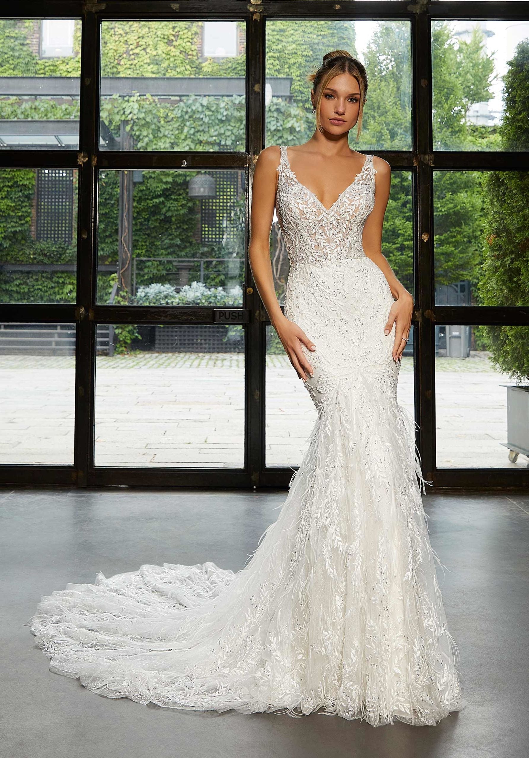 morilee-hera-brautkleid-mermaid-stickerei-federn image 1