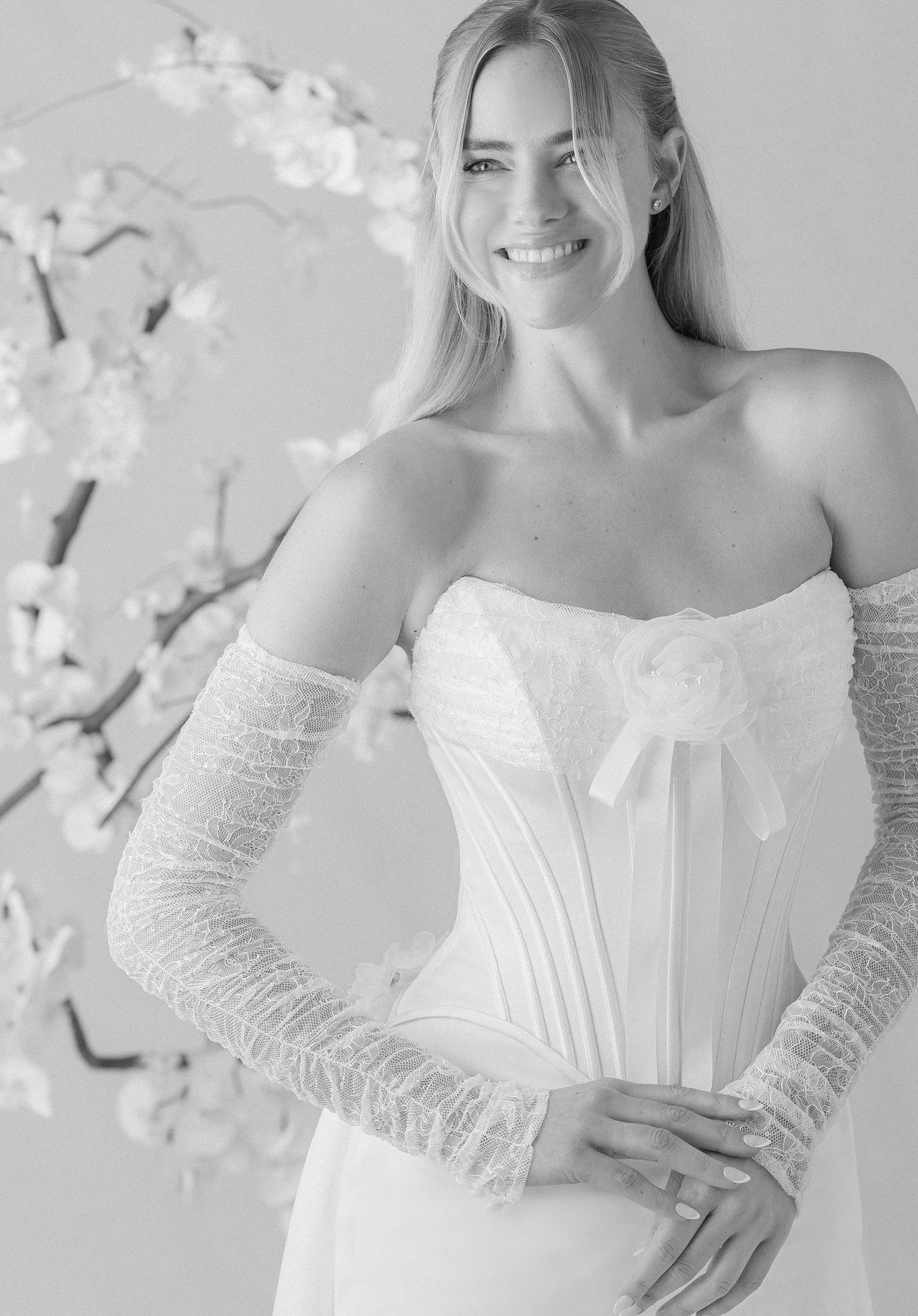 morilee-fouett-brautkleid-fit-and-flare-aus-satin-mit-berrock image 3