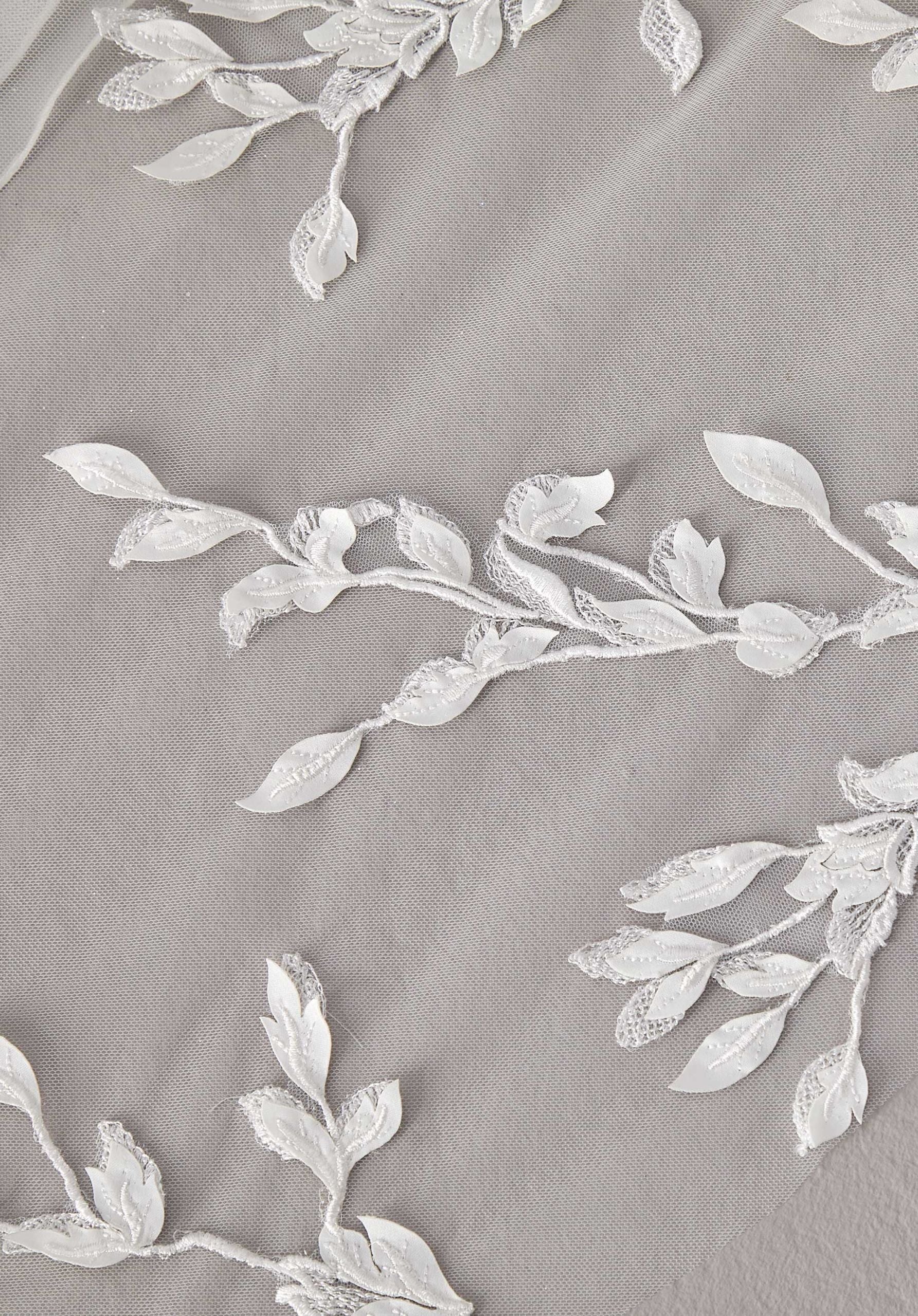 morilee-kathedralenschleier-organic-lace-applikationen image 2