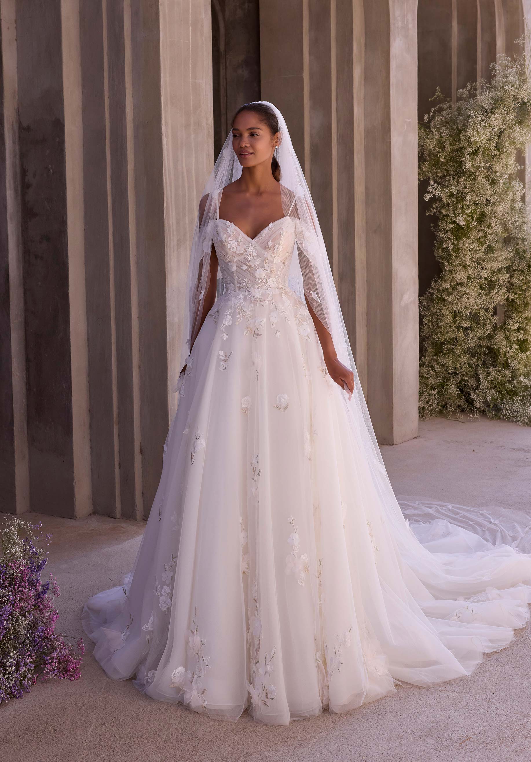 morilee-morrigan-brautkleid-a-linie-mit-abnehmbarem-cape-und-schleife image 1