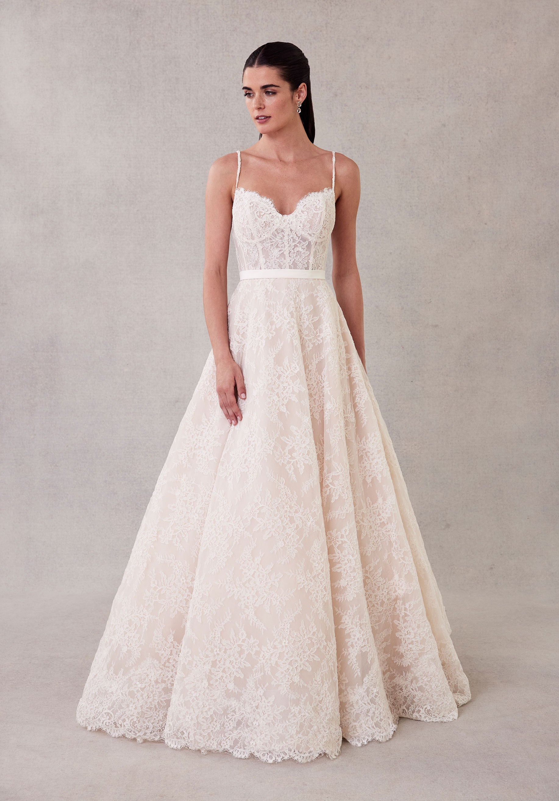morilee-speare-brautkleid-ballkleid-alencon-spitze-korsett image 1