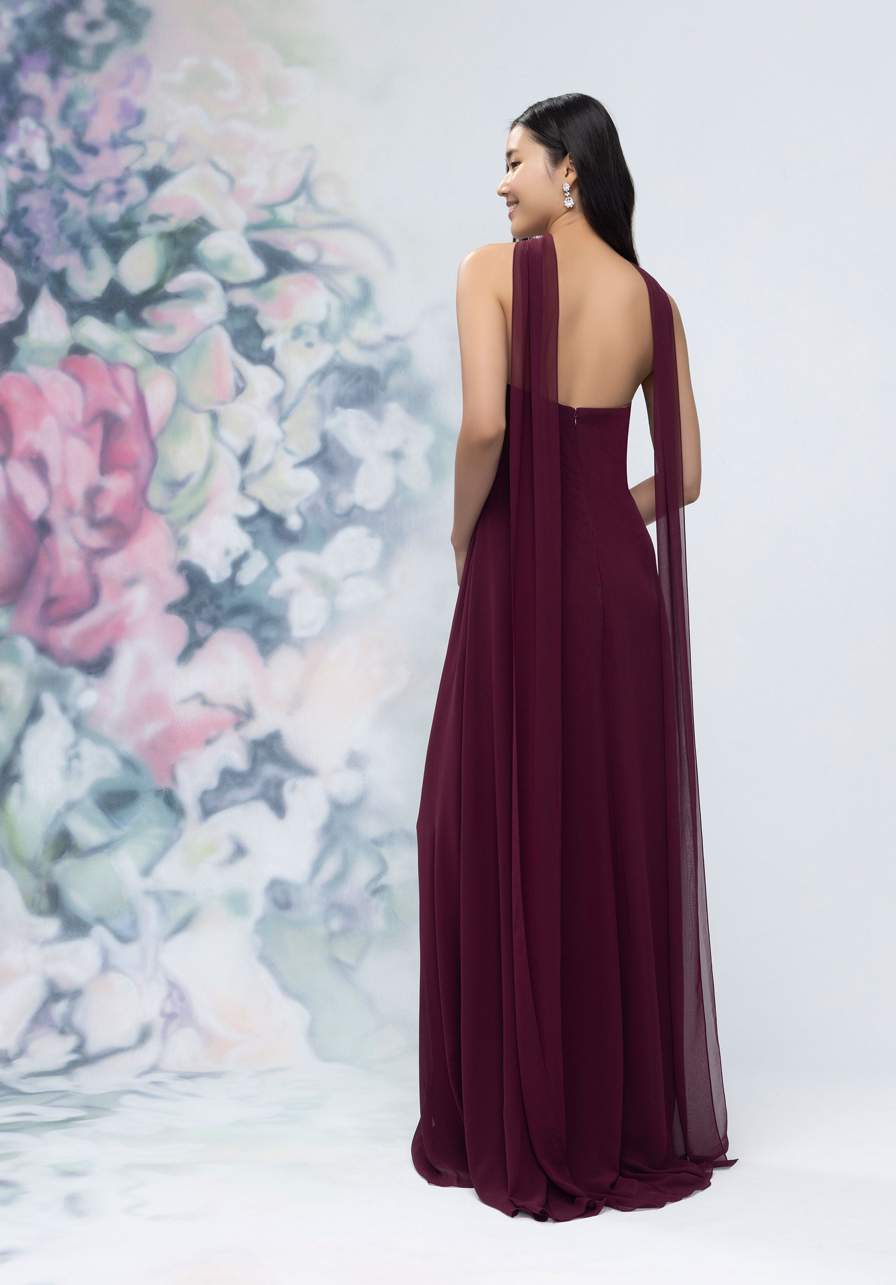 morilee-tr-gerloses-chiffon-brautjungfernkleid-column-mit-halstuch image 4