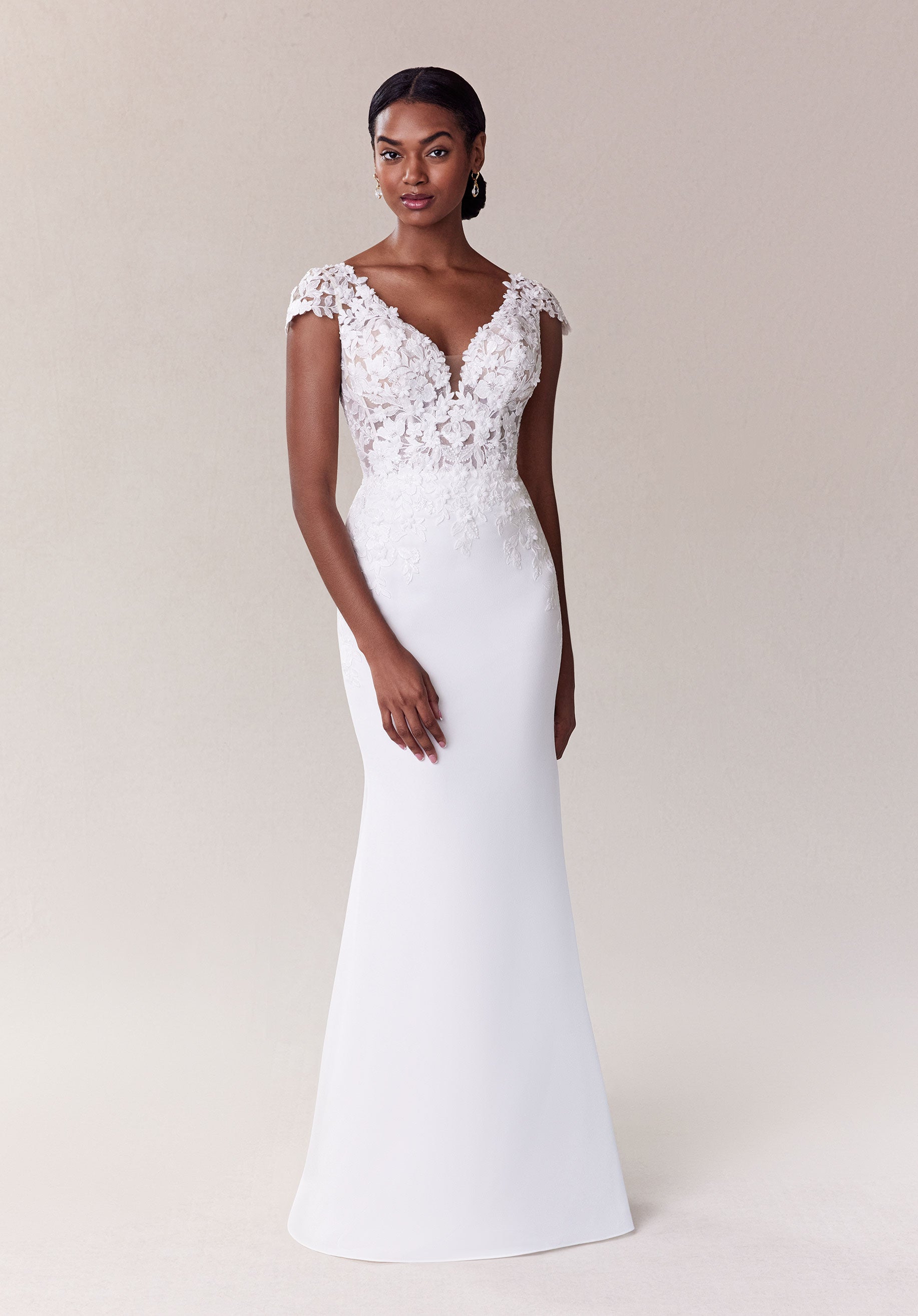 morilee-shay-brautkleid-crepe-mit-cap-rmeln-und-schleppe image 6