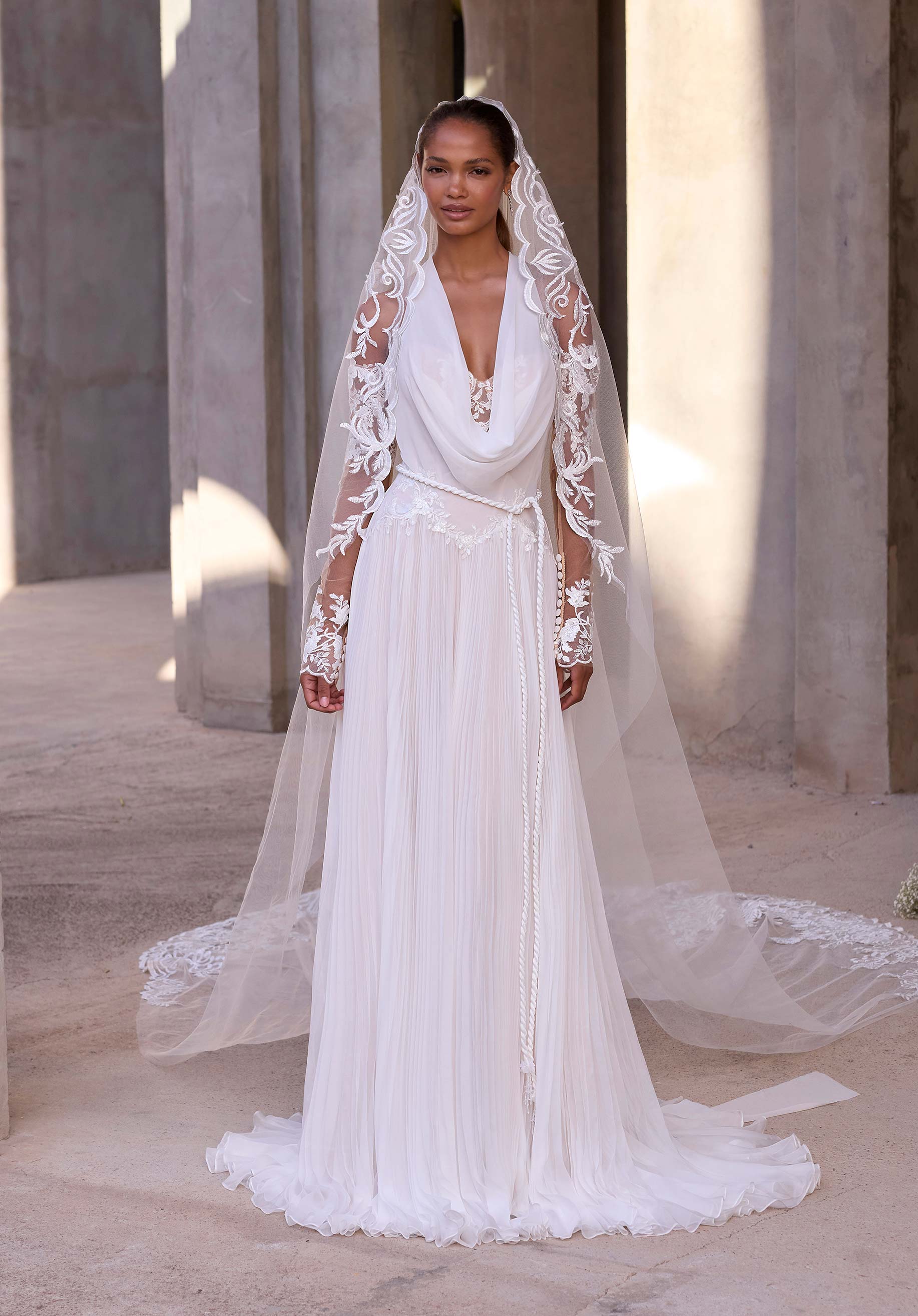 morilee-callidora-brautkleid-a-linie-mit-halter-cowl-und-abnehmbaren-rmeln image 1