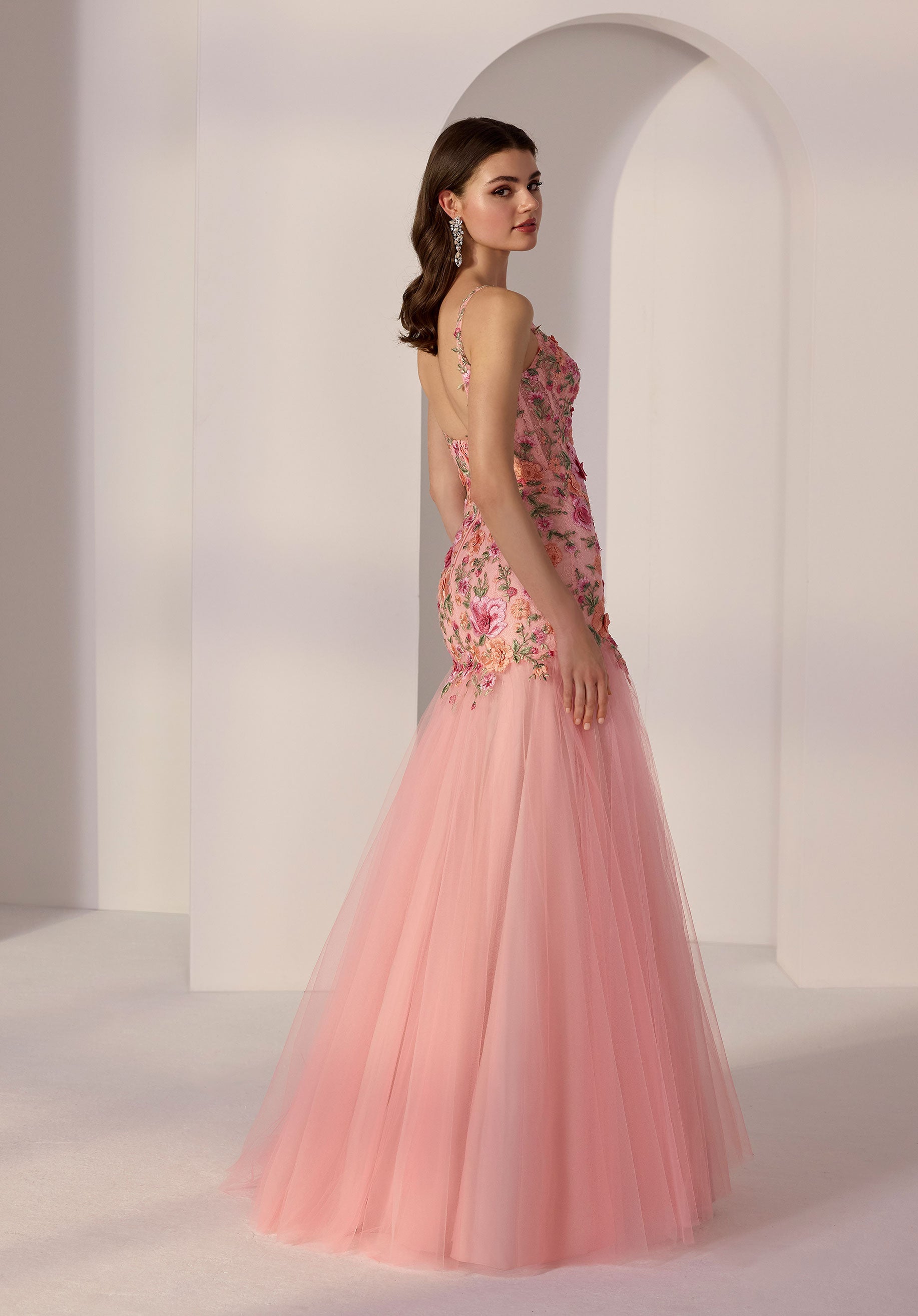 morilee-party-mermaidkleid-v-neck-blumenstickerei-t-ll image 2