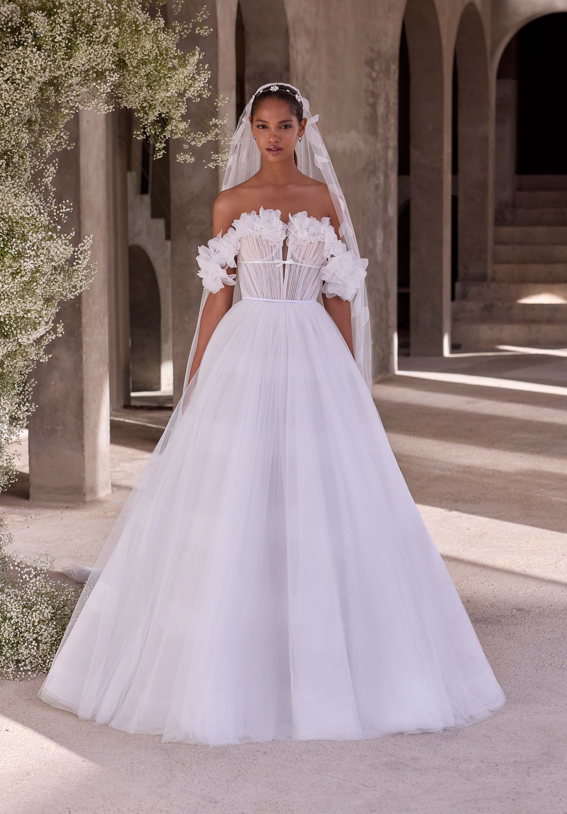 morilee-daphne-brautkleid-a-linie-t-ll-mit-3d-bl-ten-und-korsett image 4