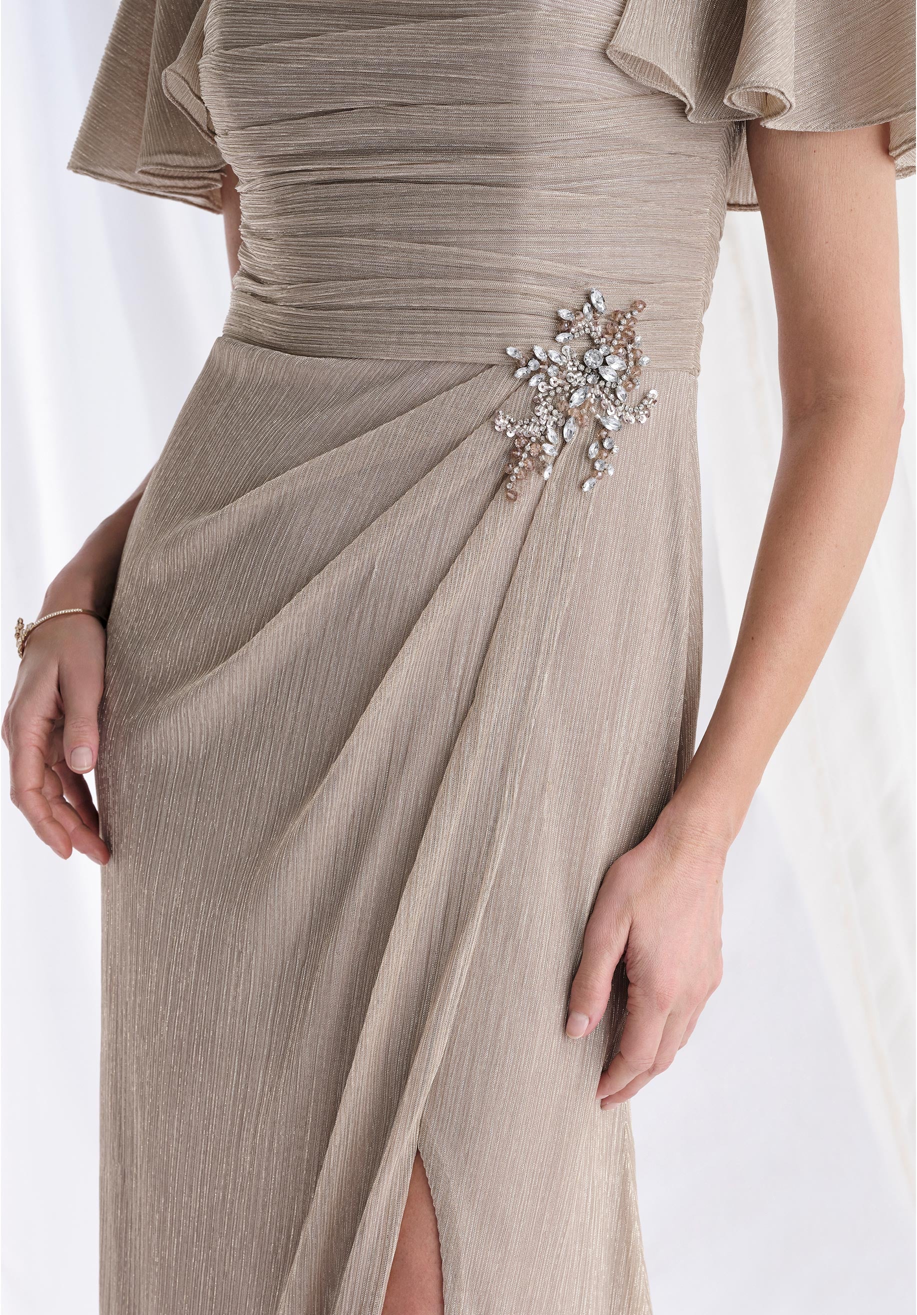 morilee-metallic-strick-abendkleid-drapiert-schlitz image 4
