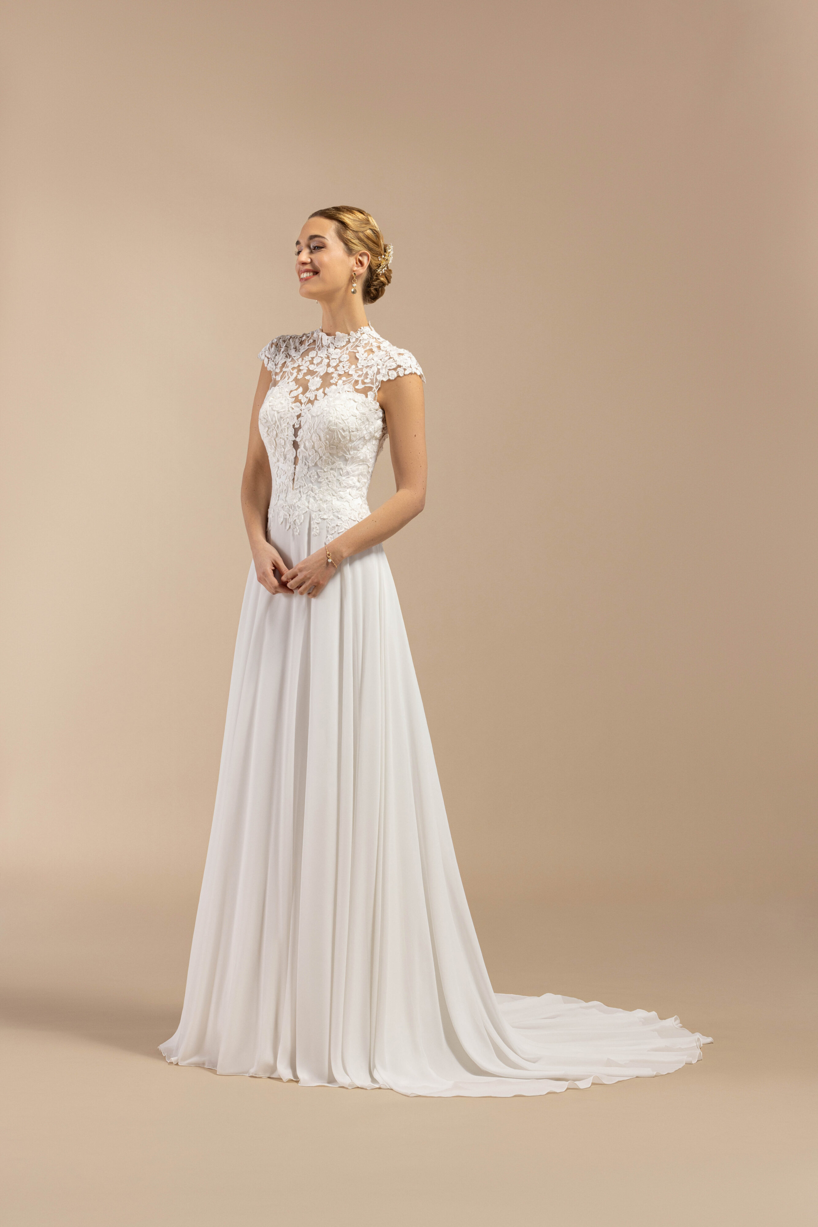 eglantine-b-n-dicte-brautkleid image 1