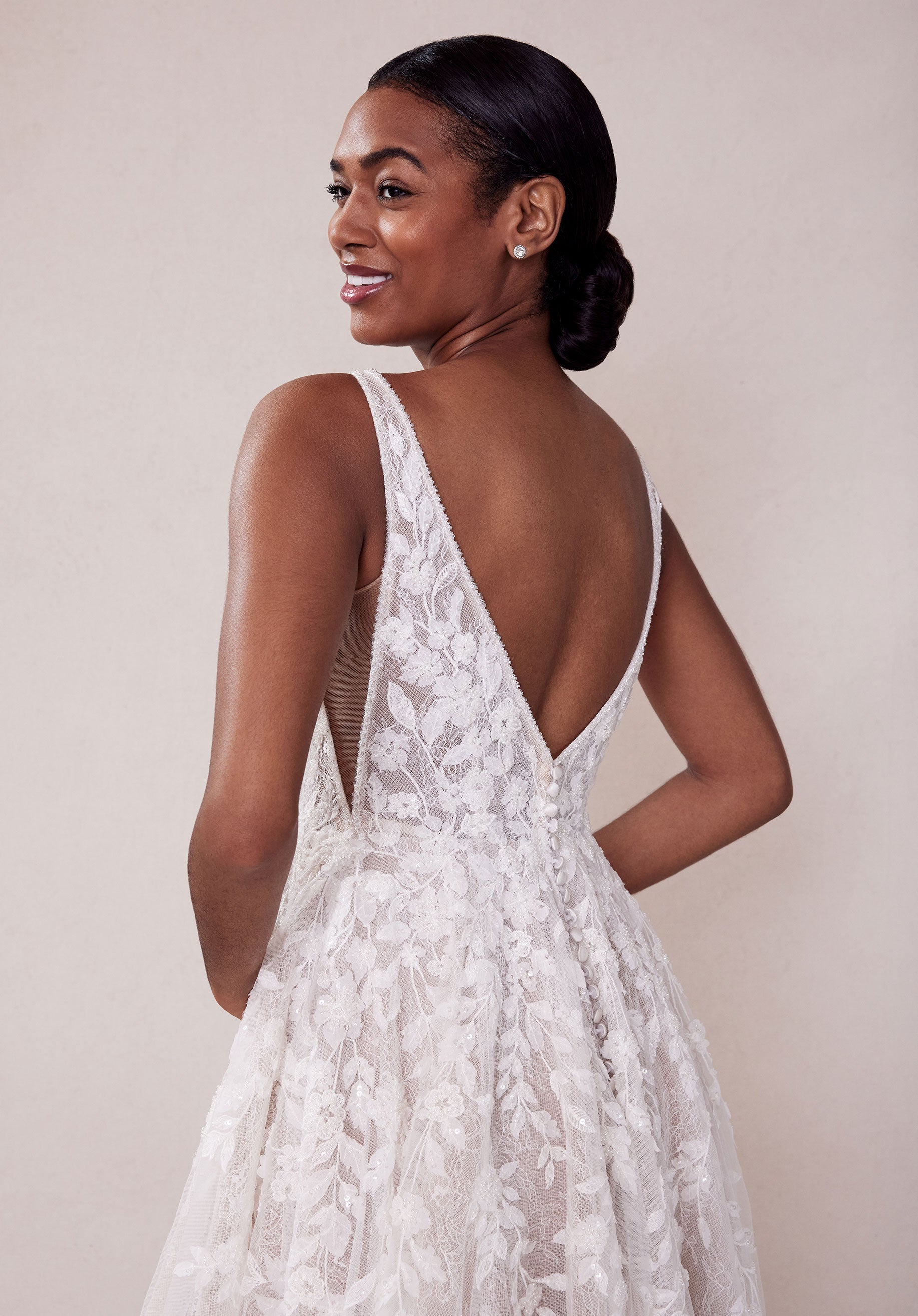morilee-song-brautkleid-a-linie-mit-3d-bl-ten-und-v-r-cken image 7